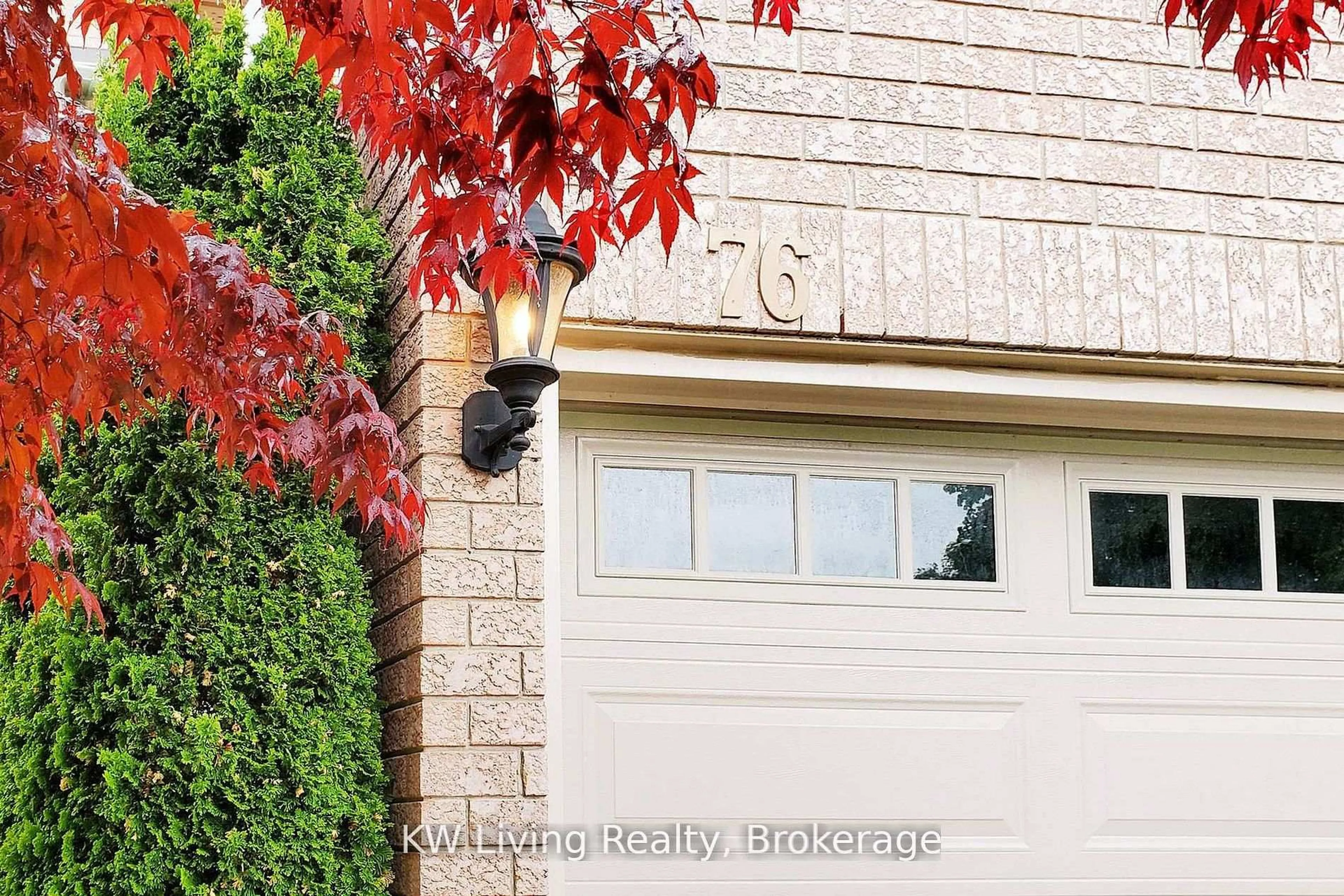 Home with vinyl exterior material, street for 76 Spooner Cres, Cambridge Ontario N1T 1Y1
