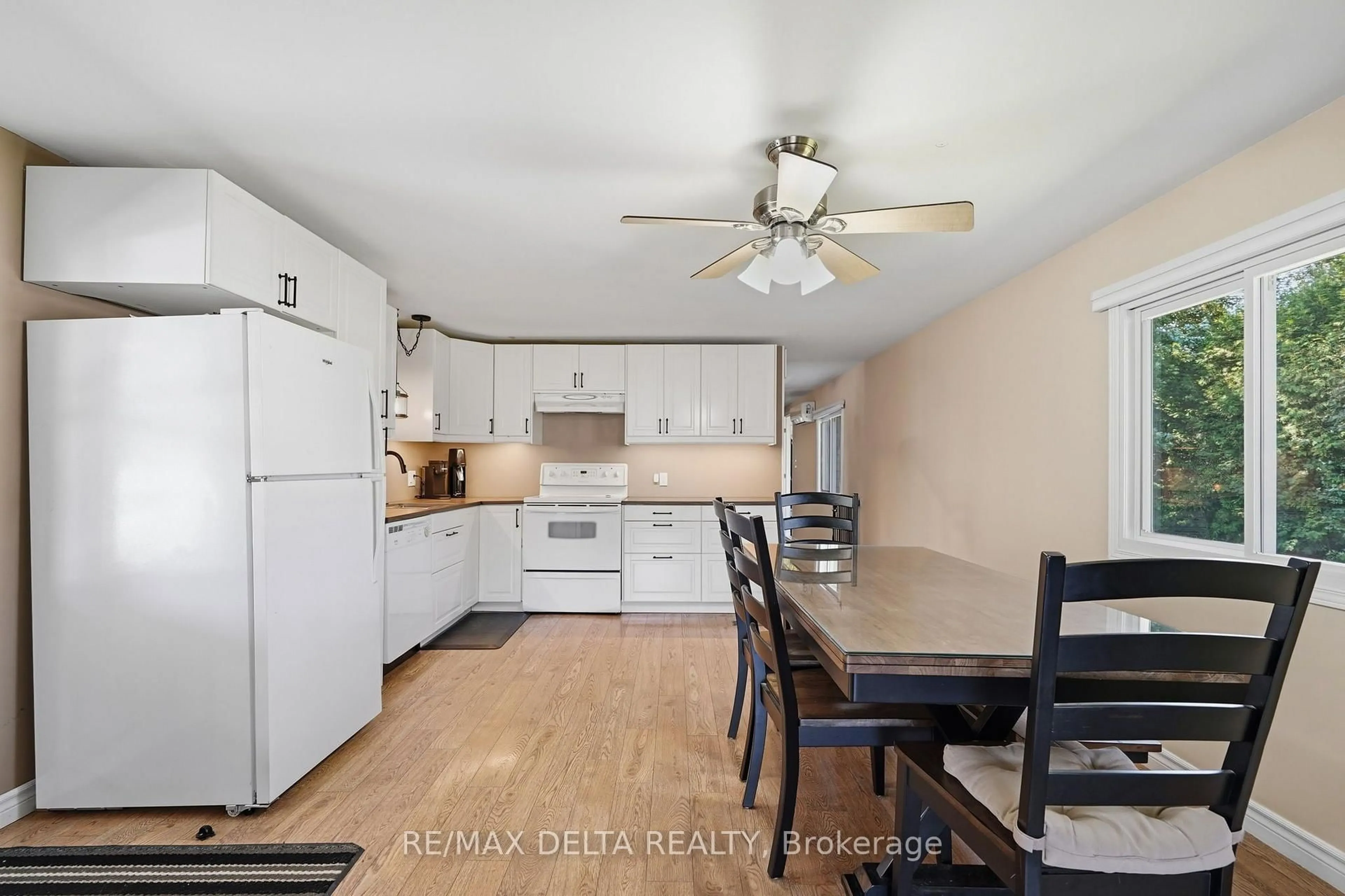 Open concept kitchen, unknown for 8250 County Road 17 Rd #304, Clarence-Rockland Ontario K4K 1K7