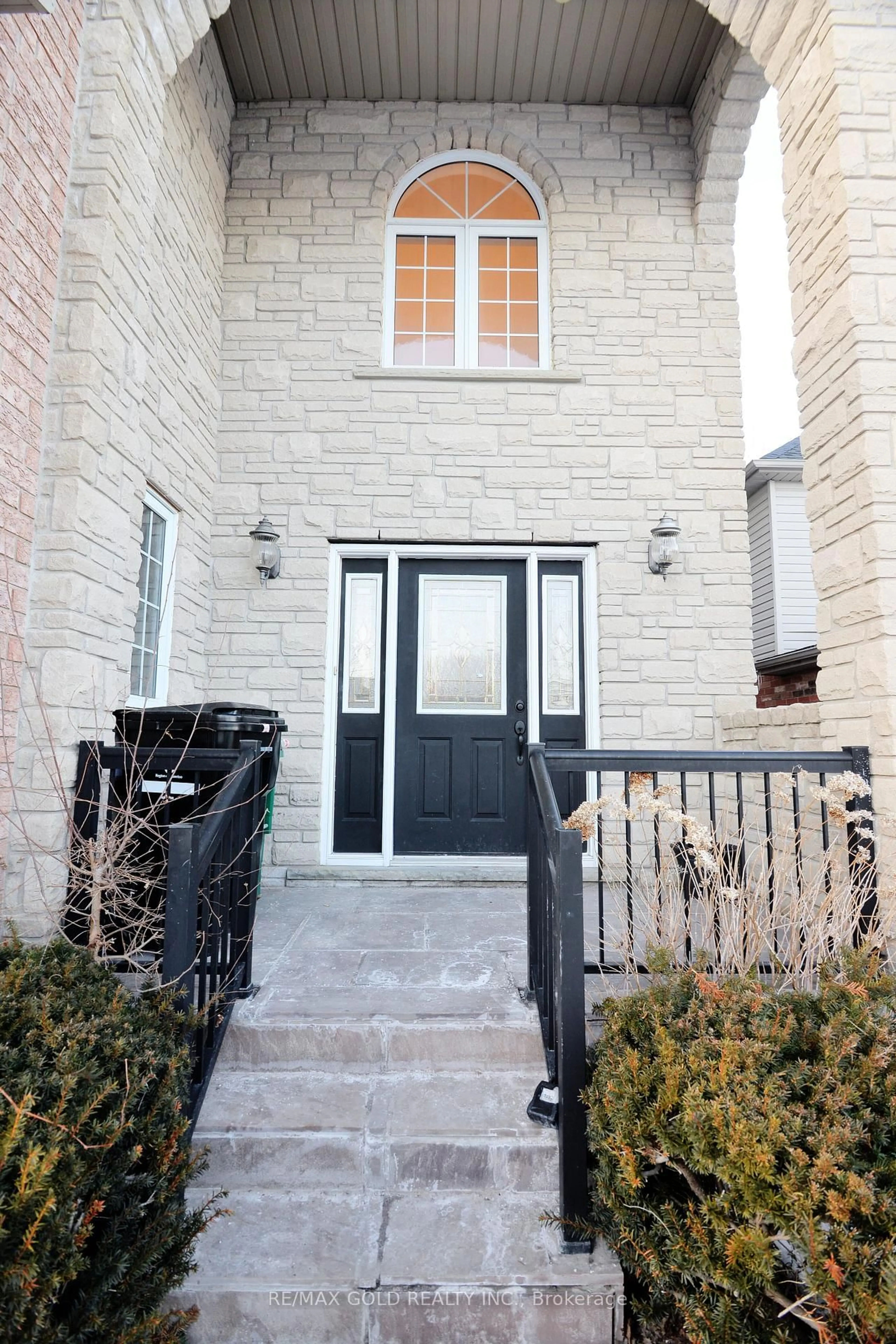 Unknown for 230 Doon Mills Dr, Kitchener Ontario N2P 2R8