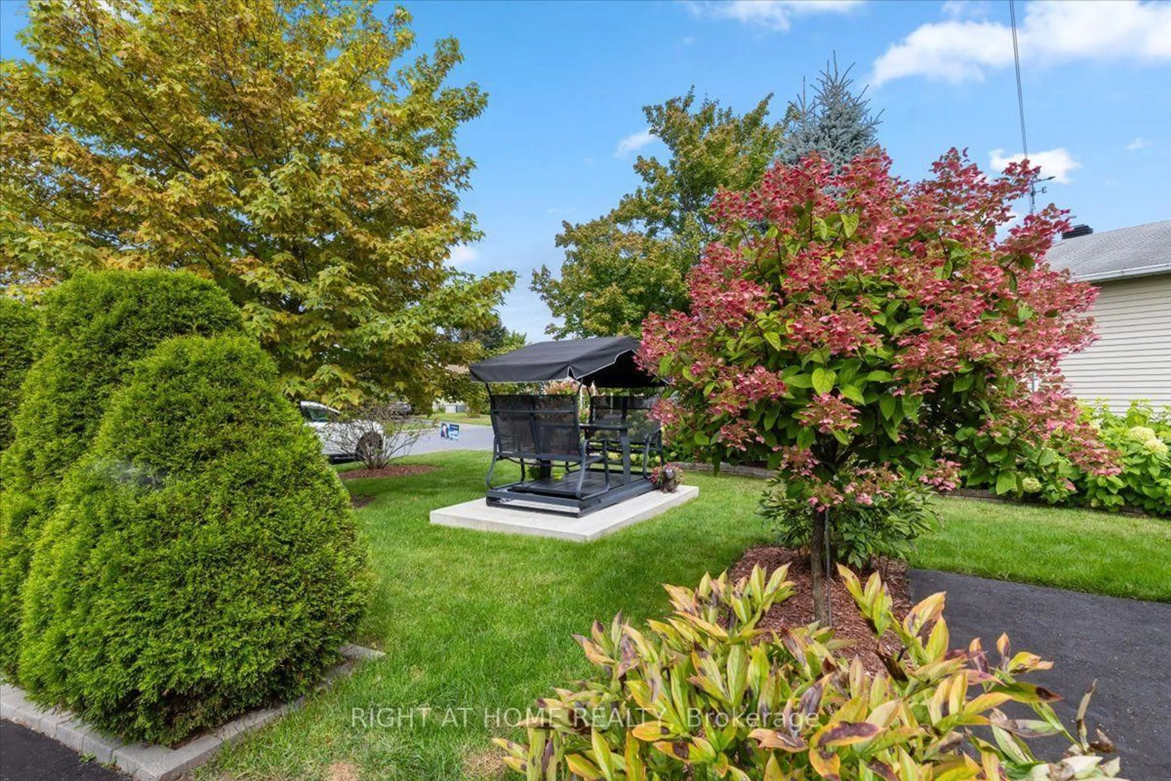 Patio, unknown for 558 Laurier St, Clarence-Rockland Ontario K4K 1E7