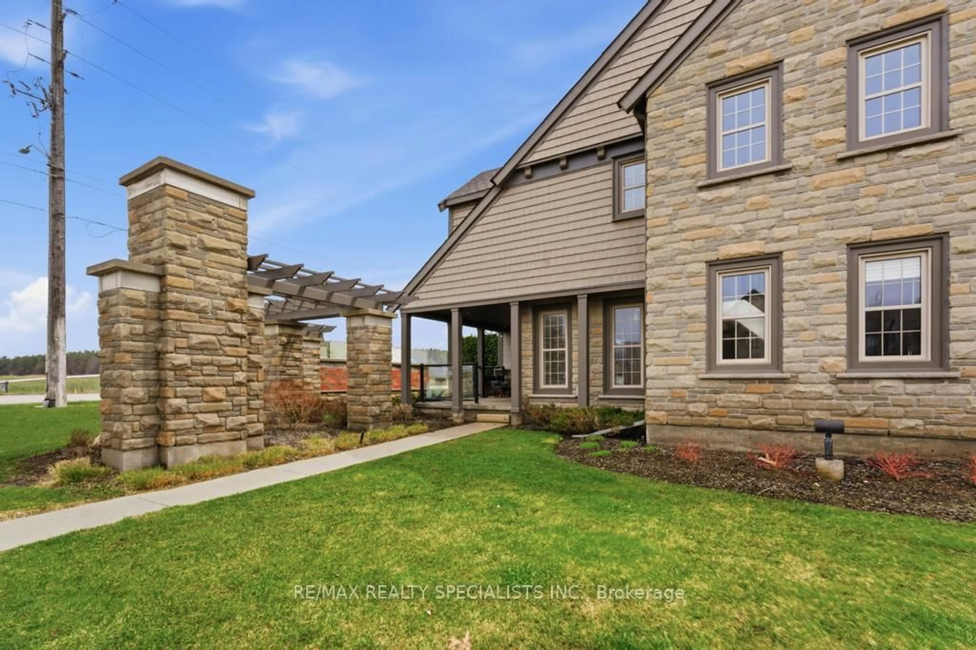 Home with brick exterior material, unknown for 101 Frederick Dr #2, Guelph Ontario N1L 0K7