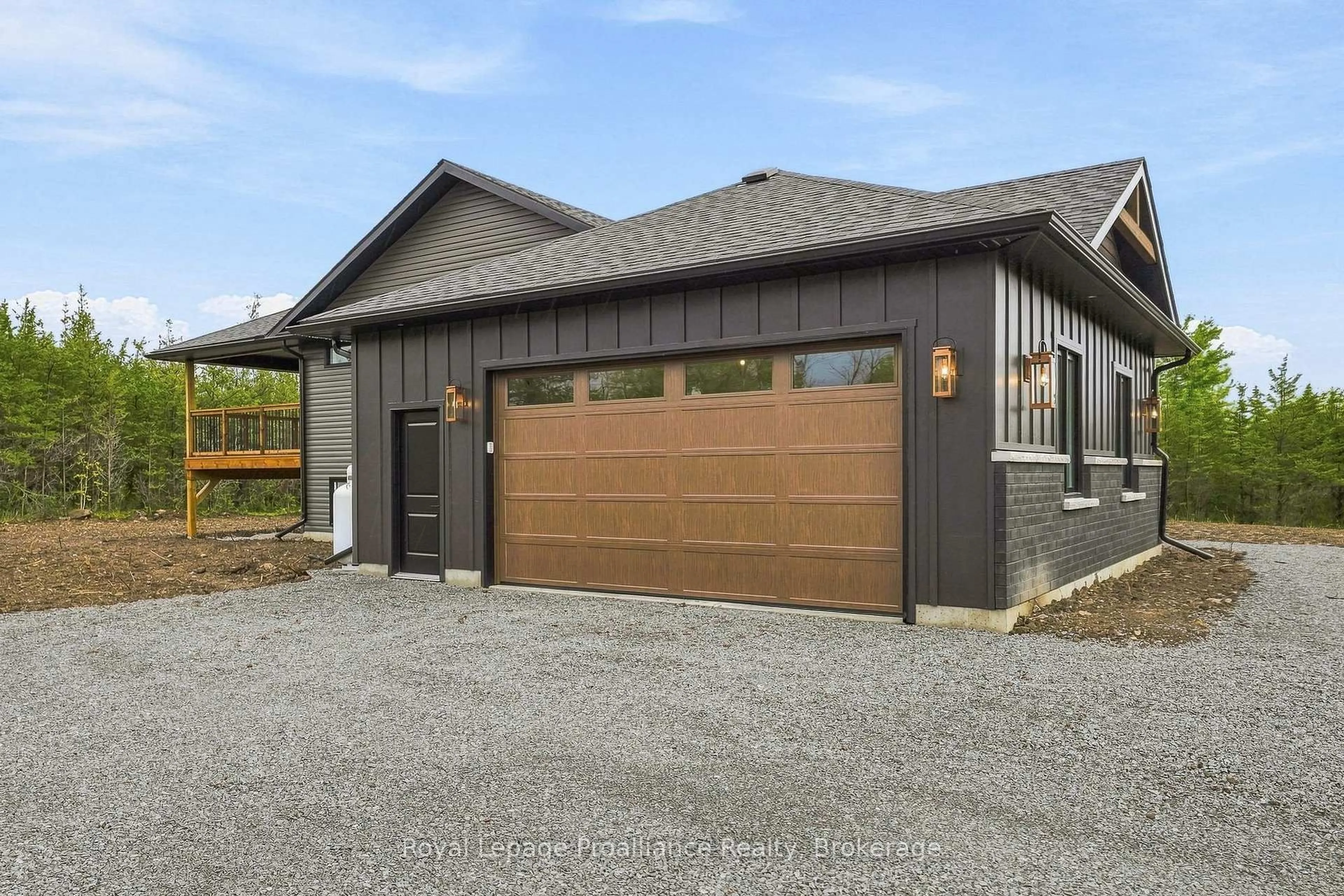 Indoor garage for 713 CALLAGHAN Rd, Shannonville Ontario K0K 2N0