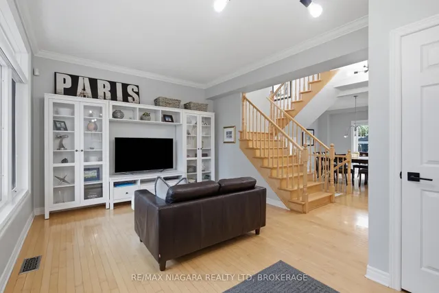 15 Cozocar Cres, St. Catharines 5