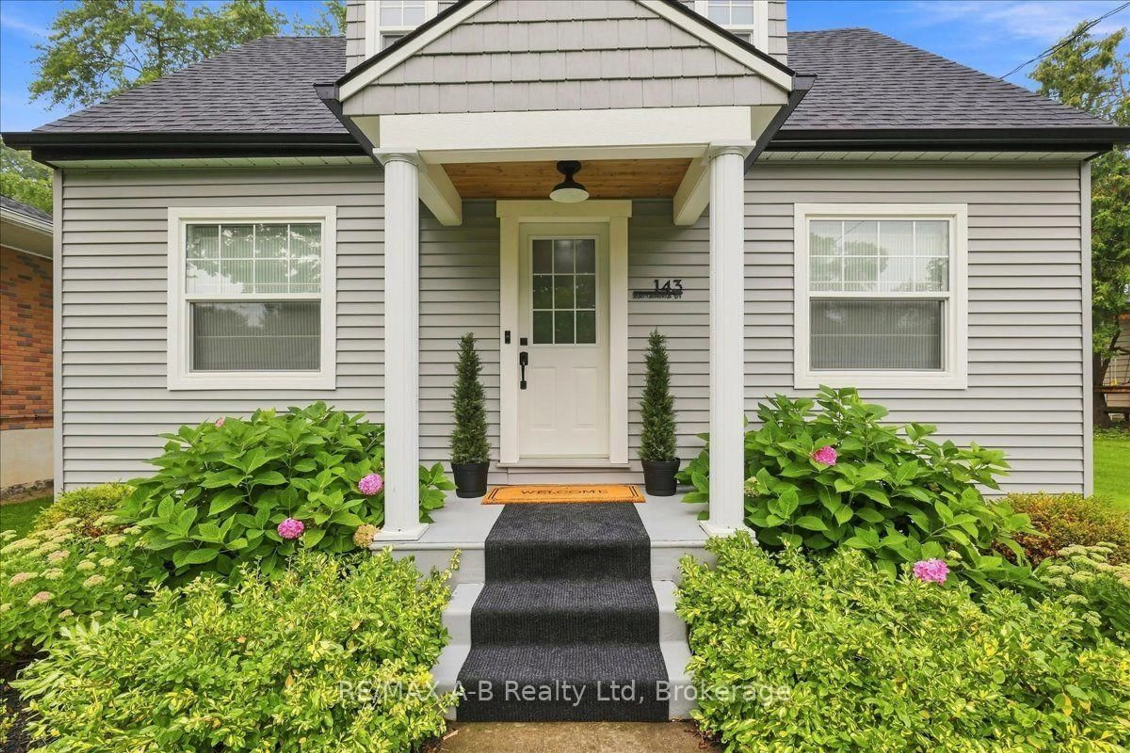 Indoor entryway for 143 Britannia St, Stratford Ontario N5A 5Z3