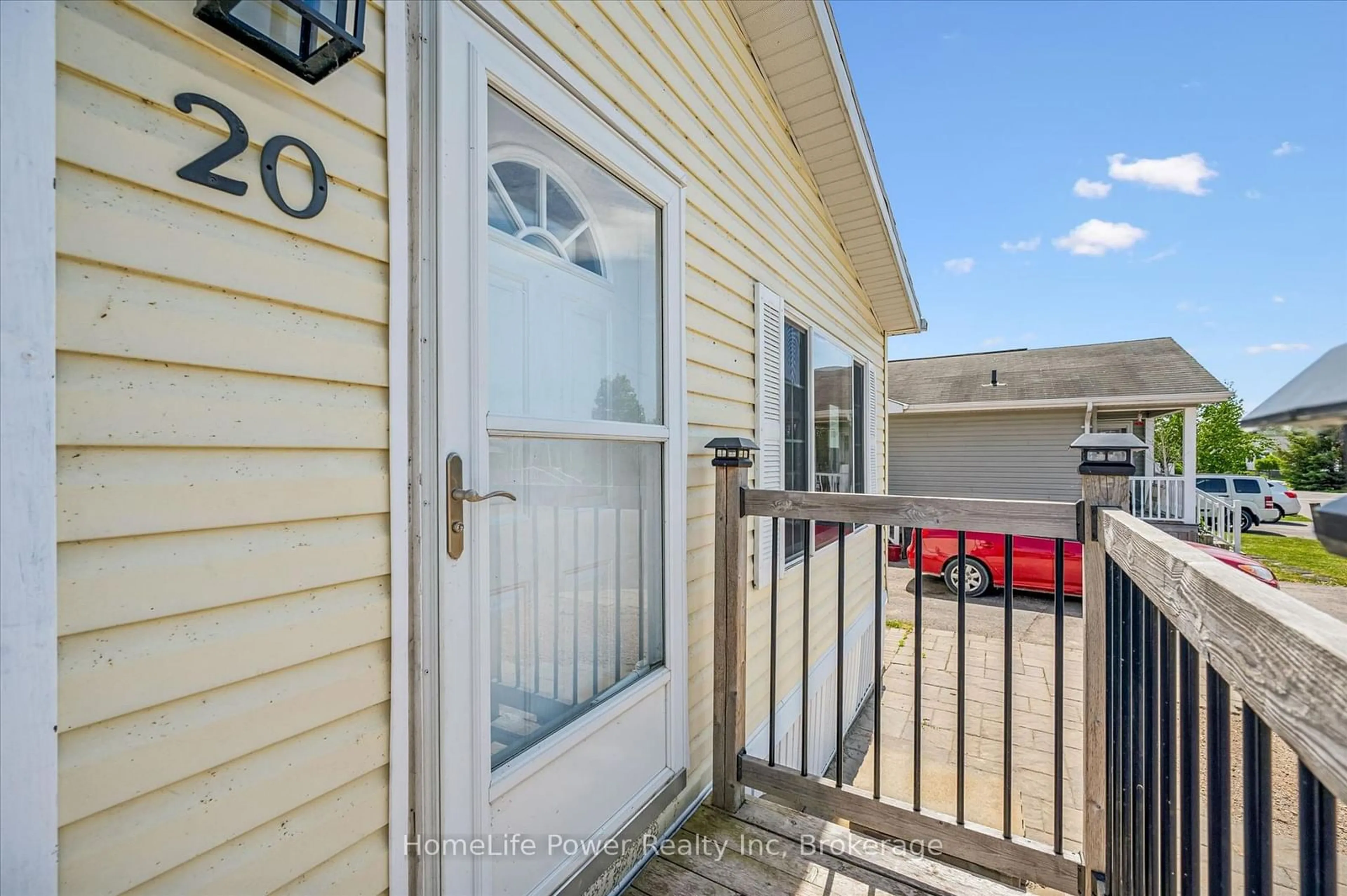 Patio, street for 20 Elm St, Puslinch Ontario N0B 2J0