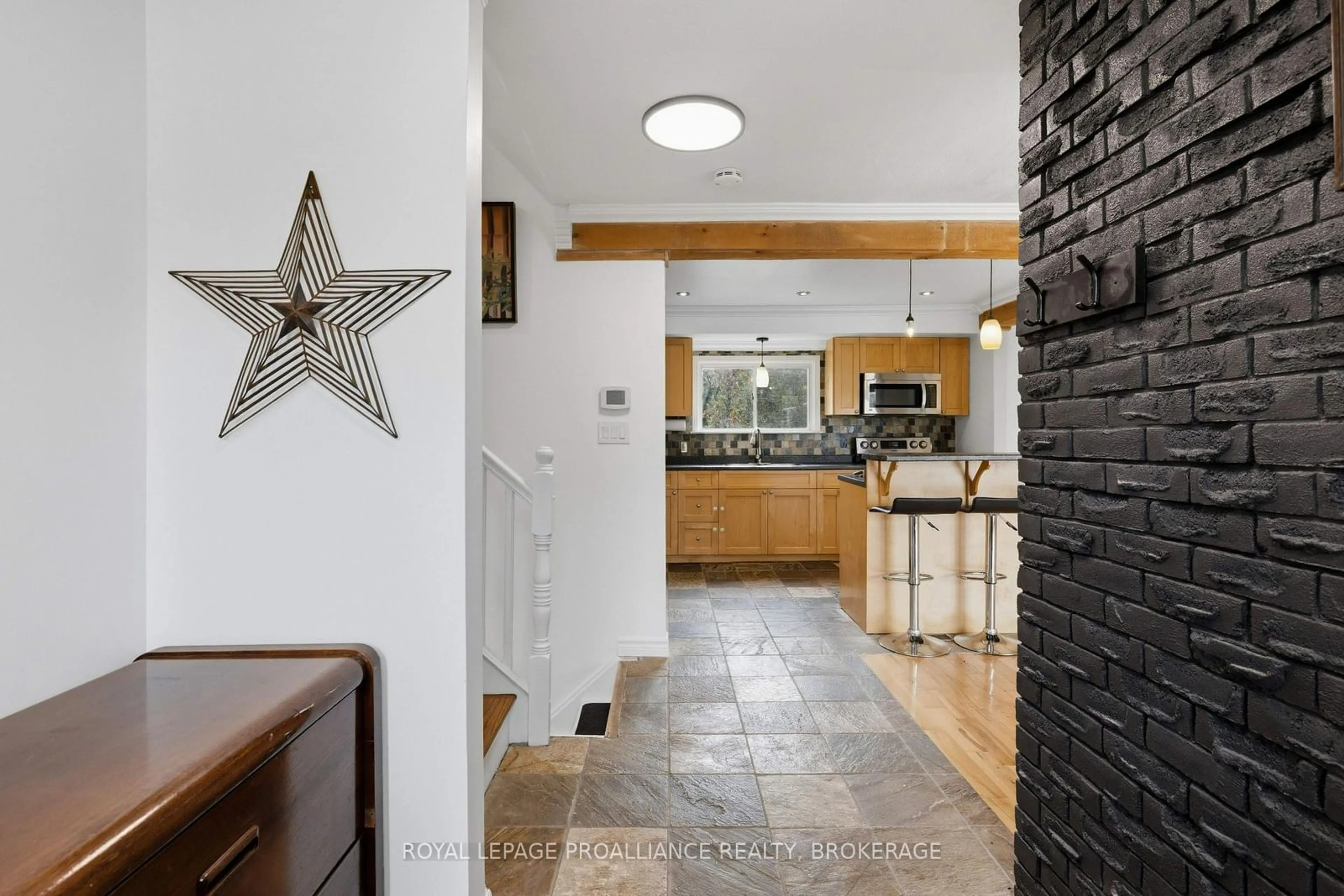 Indoor entryway for 3519 Princess St, Kingston Ontario K7P 3A7