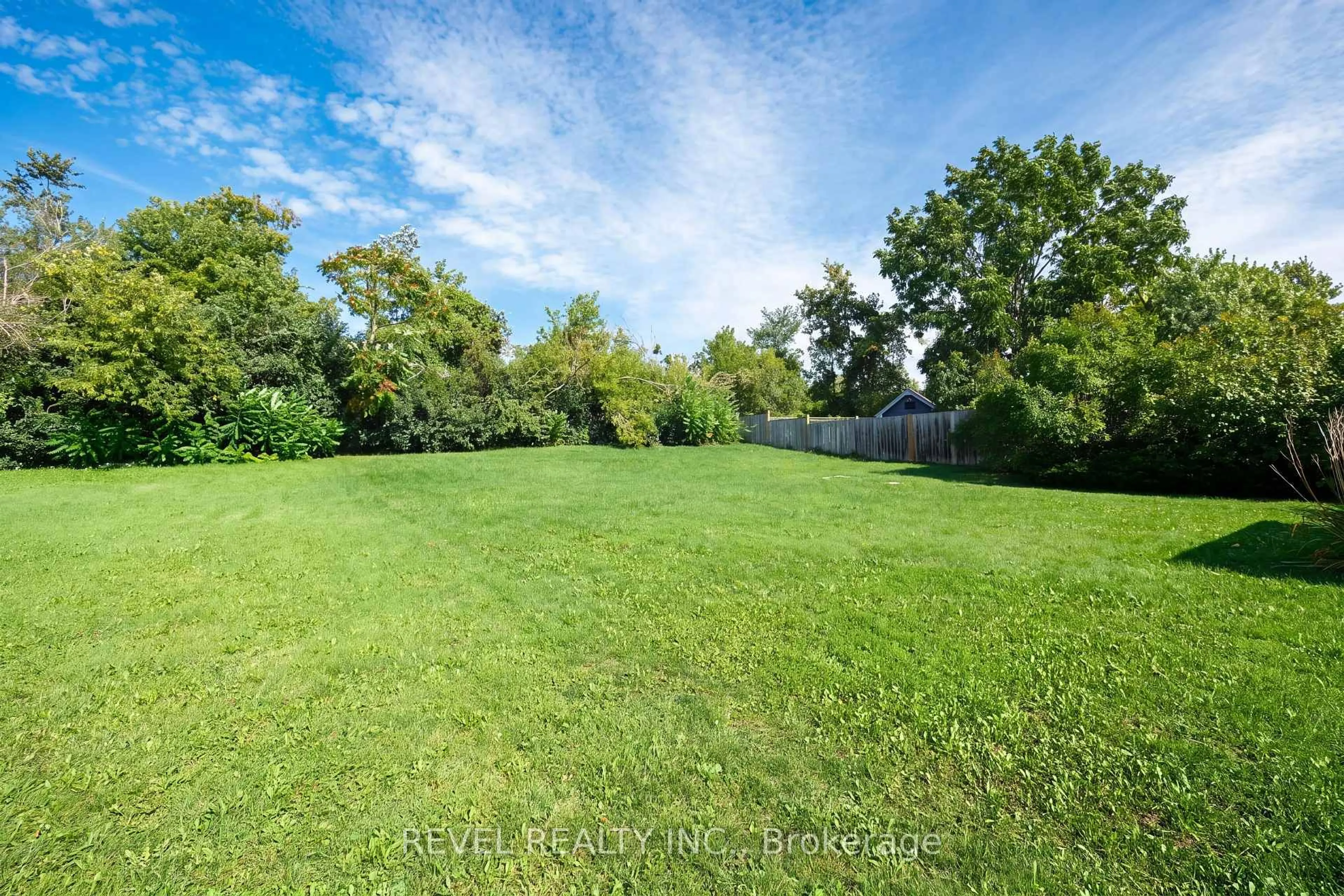 A pic from outside/outdoor area/front of a property/back of a property/a pic from drone, water/lake/river/ocean view for 176 TOWERHILL Rd, Peterborough Ontario K9H 7M8