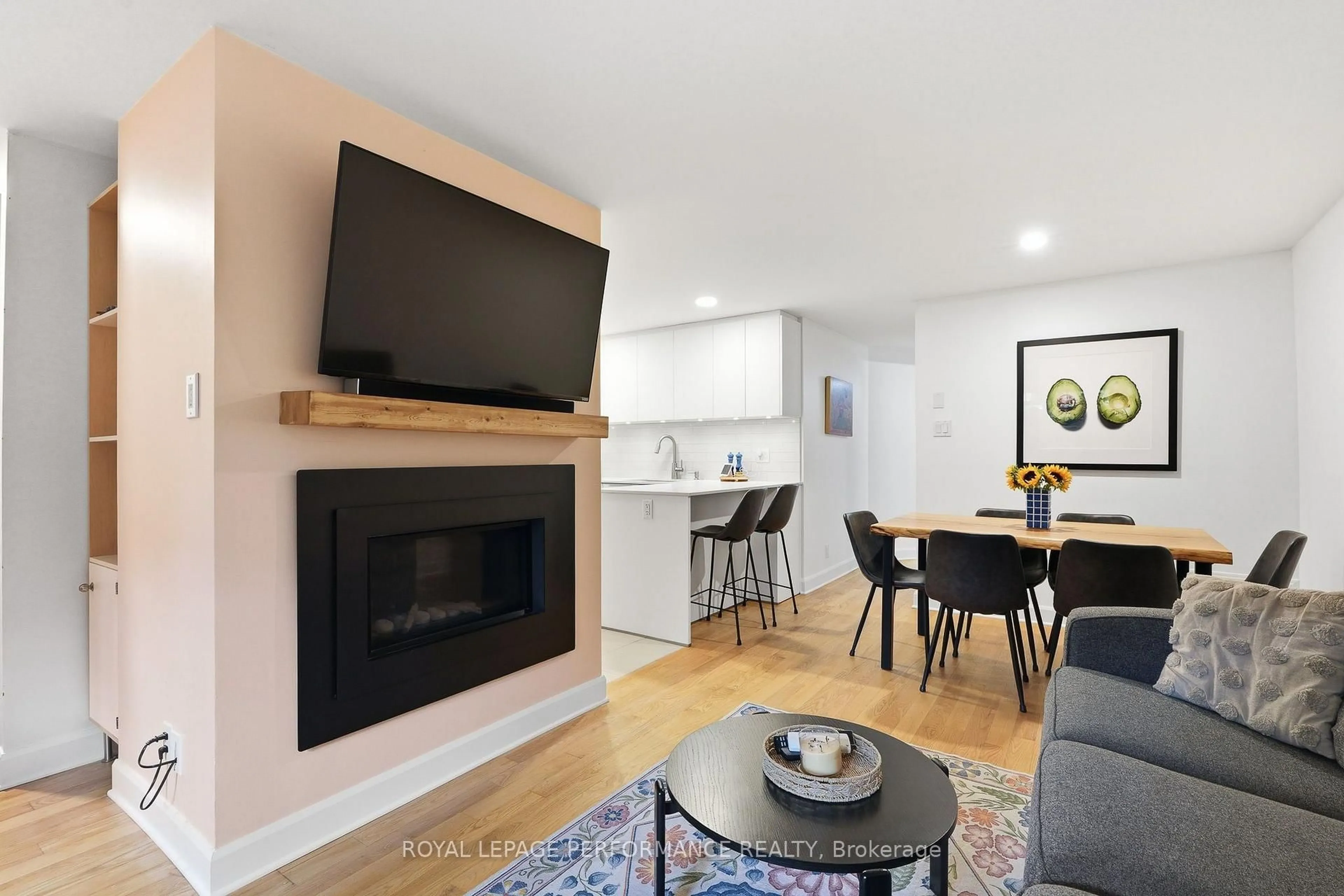 Living room with furniture, wood/laminate floor for 51 Spadina Ave #1, Ottawa Ontario K1Y 2B8