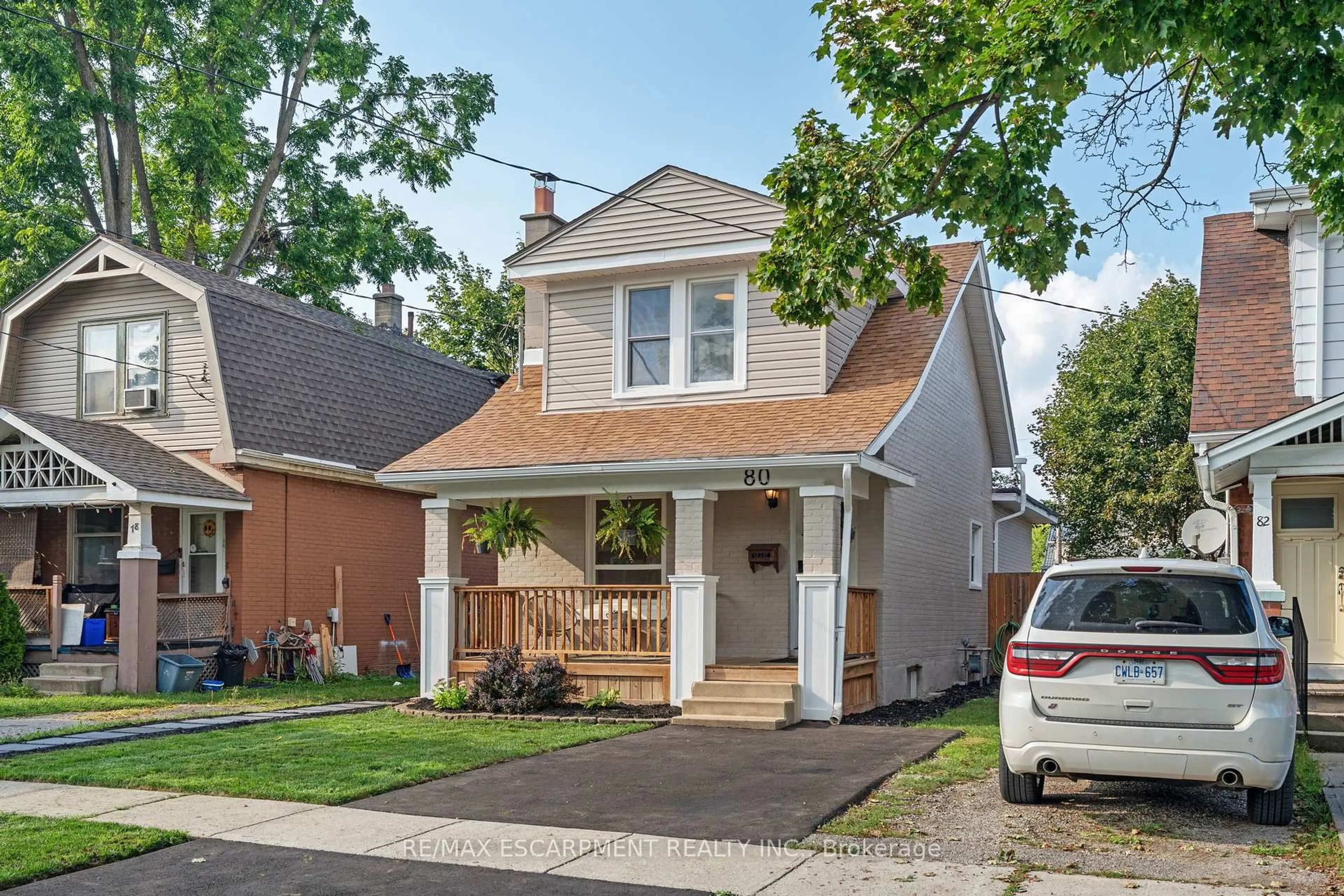 Home with vinyl exterior material, street for 80 Sarah St, Brant Ontario N3S 3A3