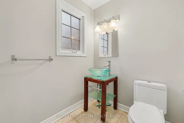 187 MONTEREY Dr, Ottawa 3