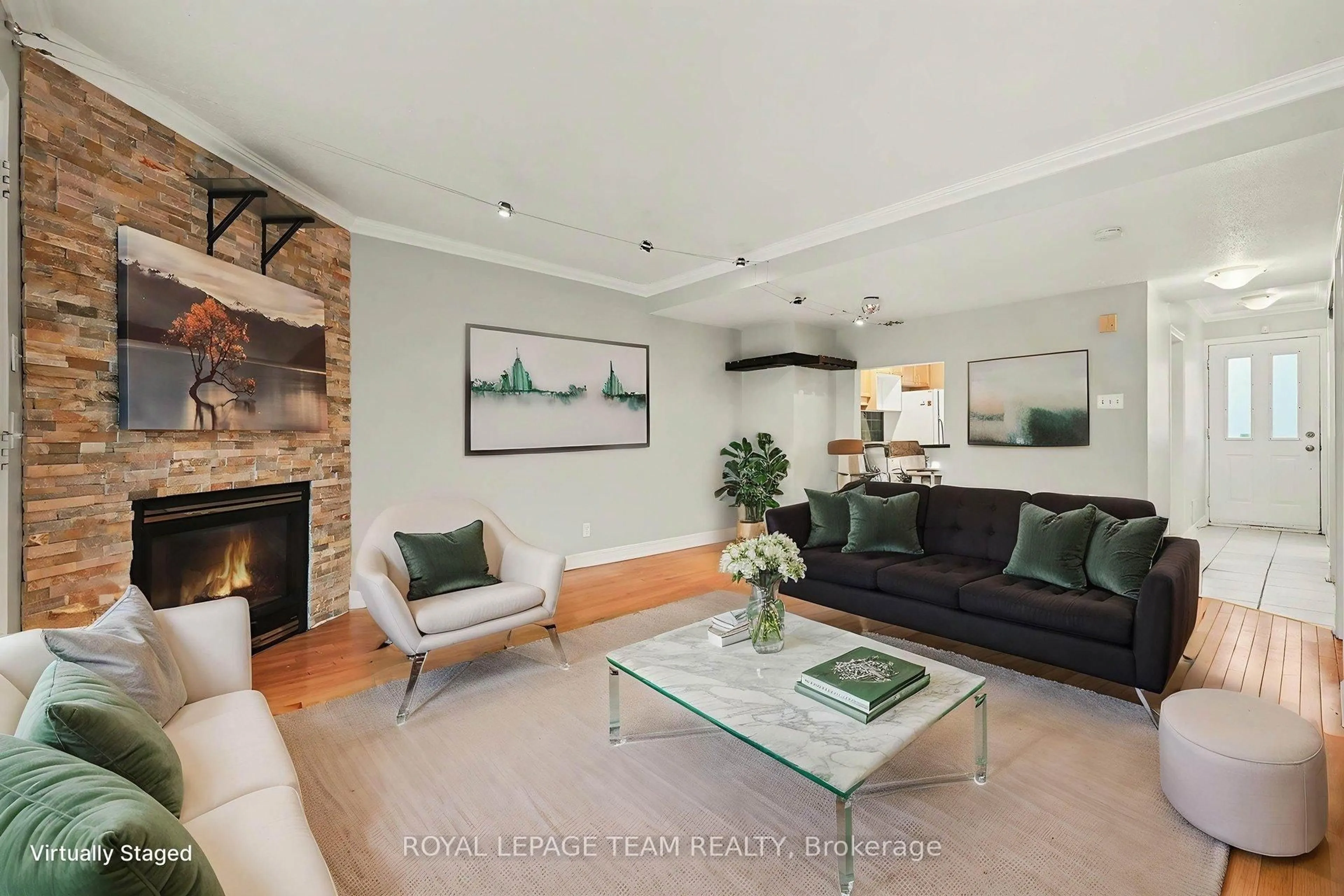Living room with furniture, unknown for 187 MONTEREY Dr, Ottawa Ontario K2H 7A9