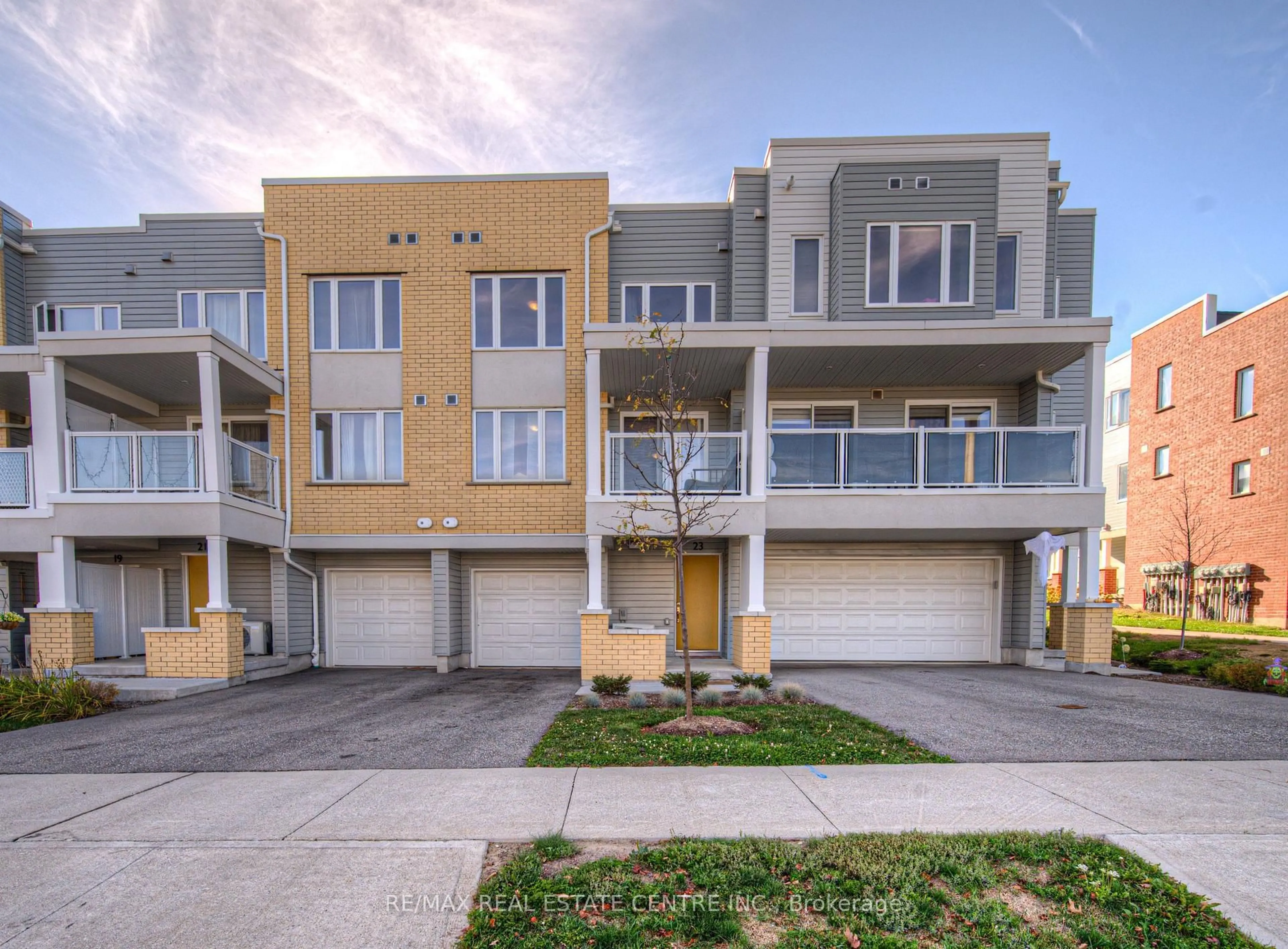 A pic from outside/outdoor area/front of a property/back of a property/a pic from drone, street for 23 Valencia Ave #119, Kitchener Ontario N2R 0R7