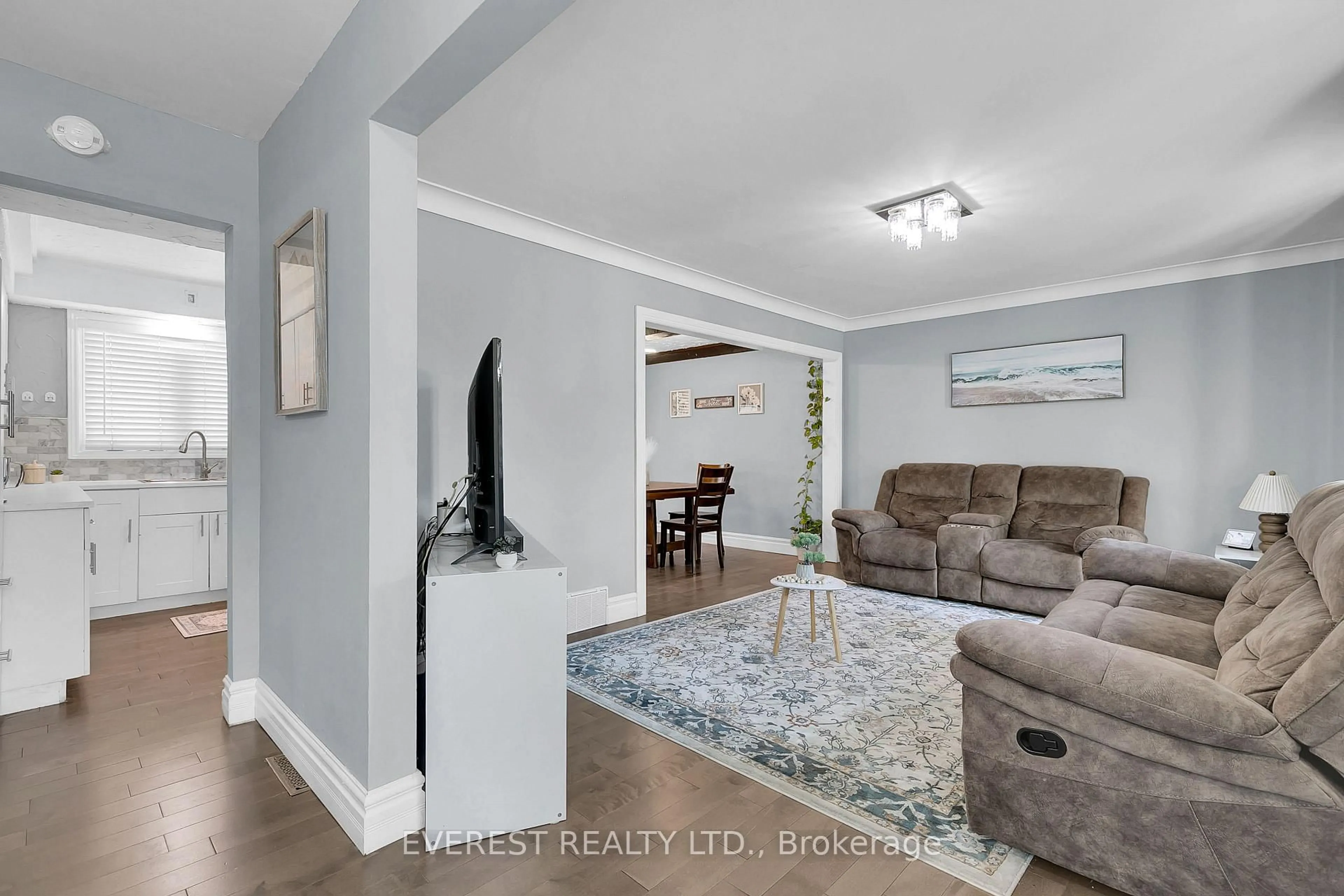 Living room with furniture, unknown for 3992 Longfellow Ave, Windsor Ontario N9G 2B3