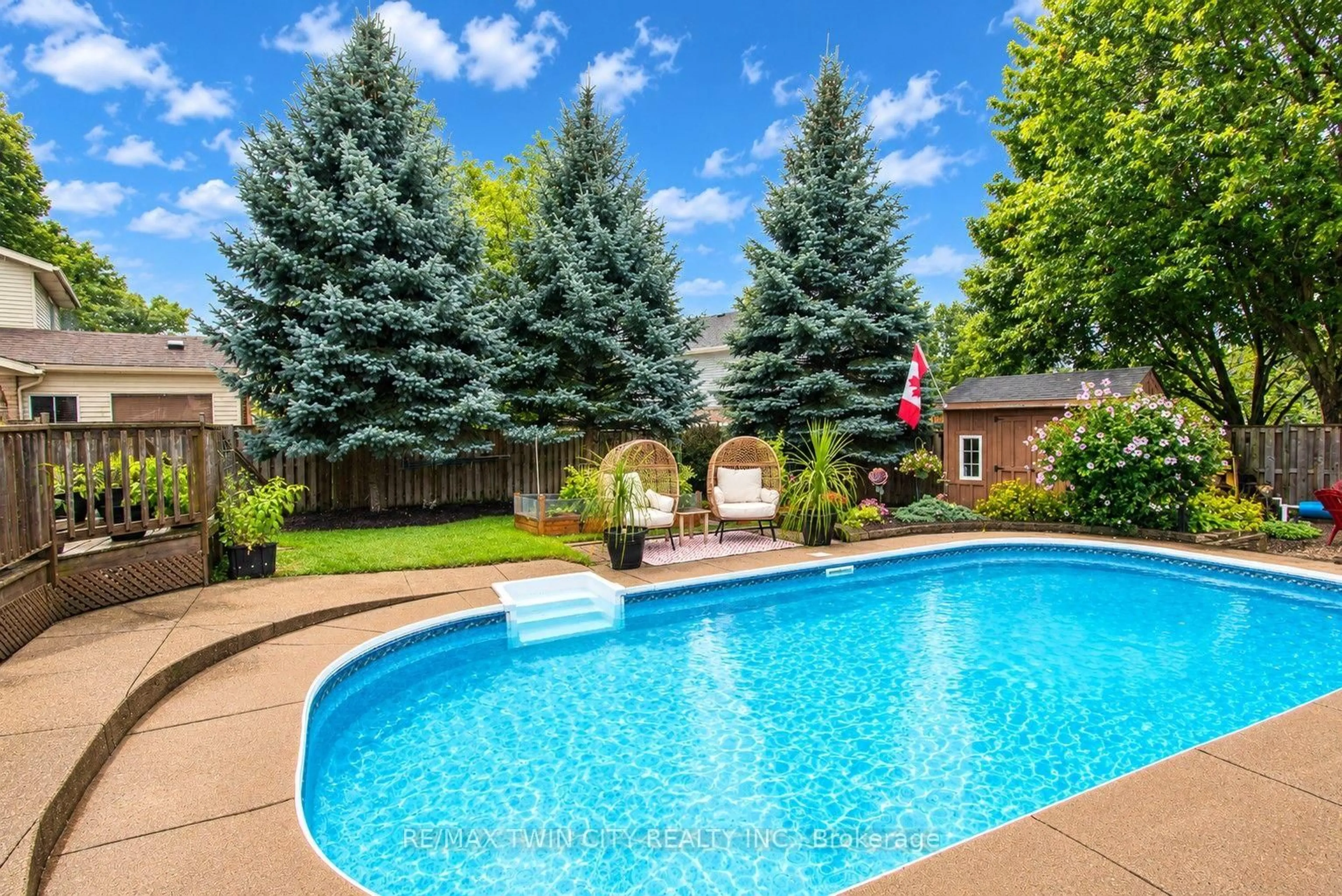 Pool for 122 Bier Cres, Wilmot Ontario N3A 1Y4