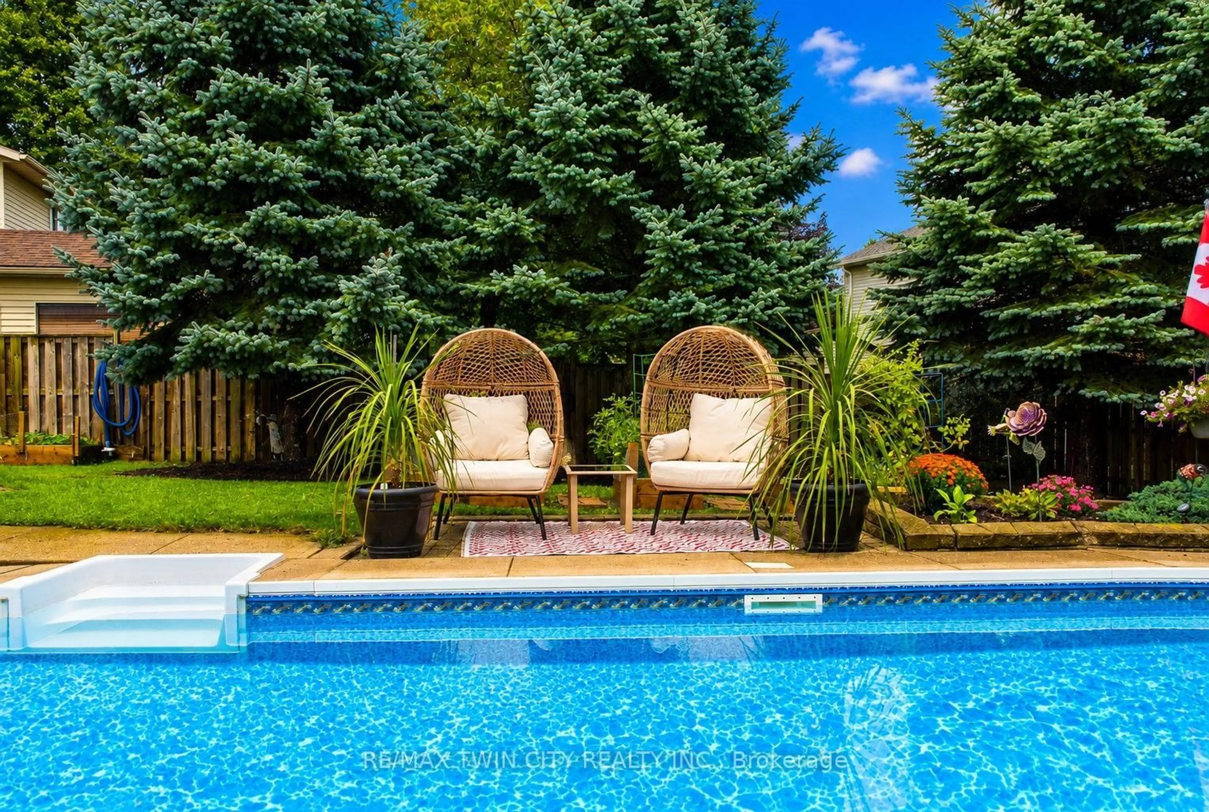 Pool for 122 Bier Cres, Wilmot Ontario N3A 1Y4