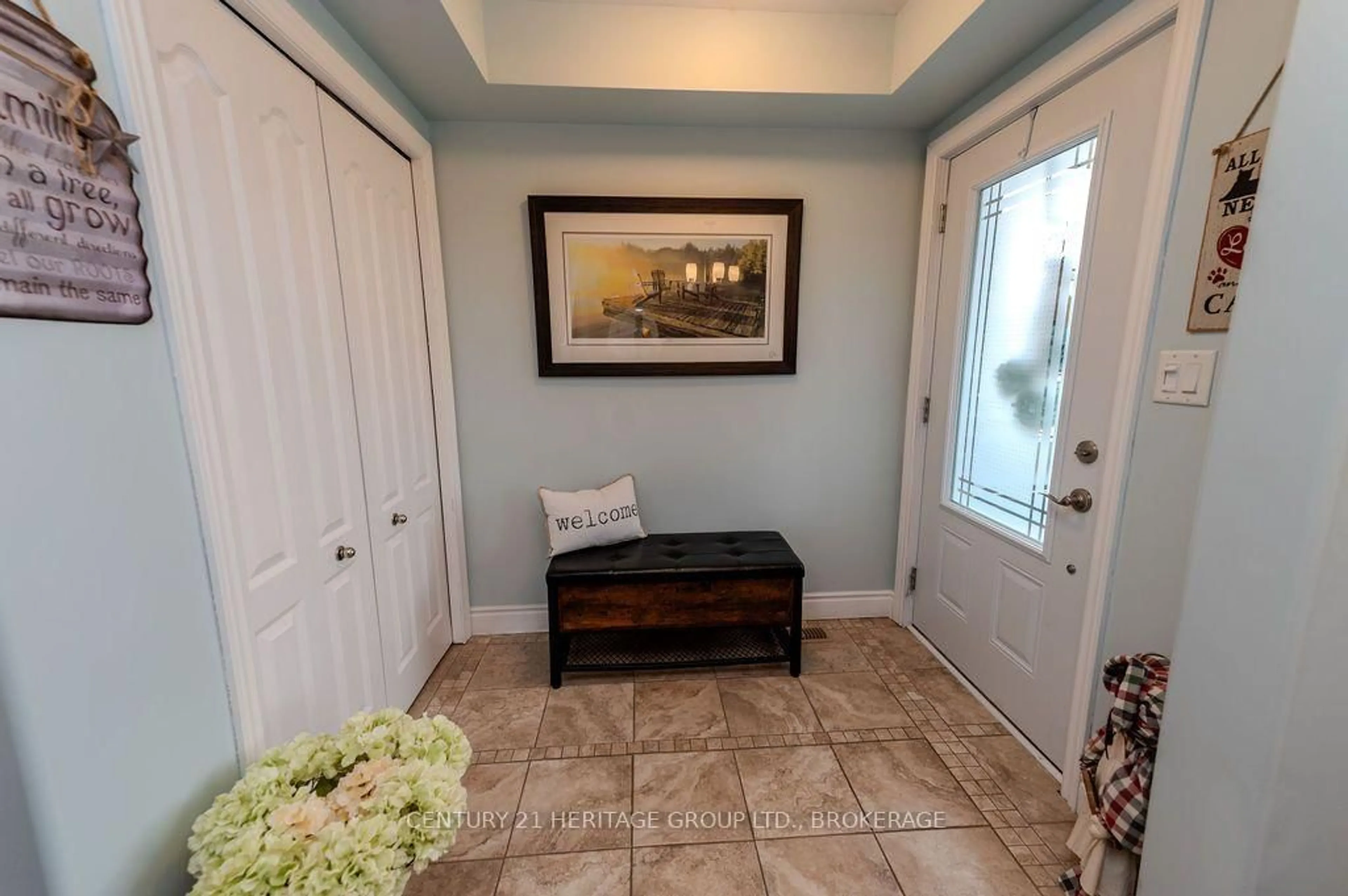 Indoor entryway for 1103 Crossfield Ave, Kingston Ontario K7P 0G7