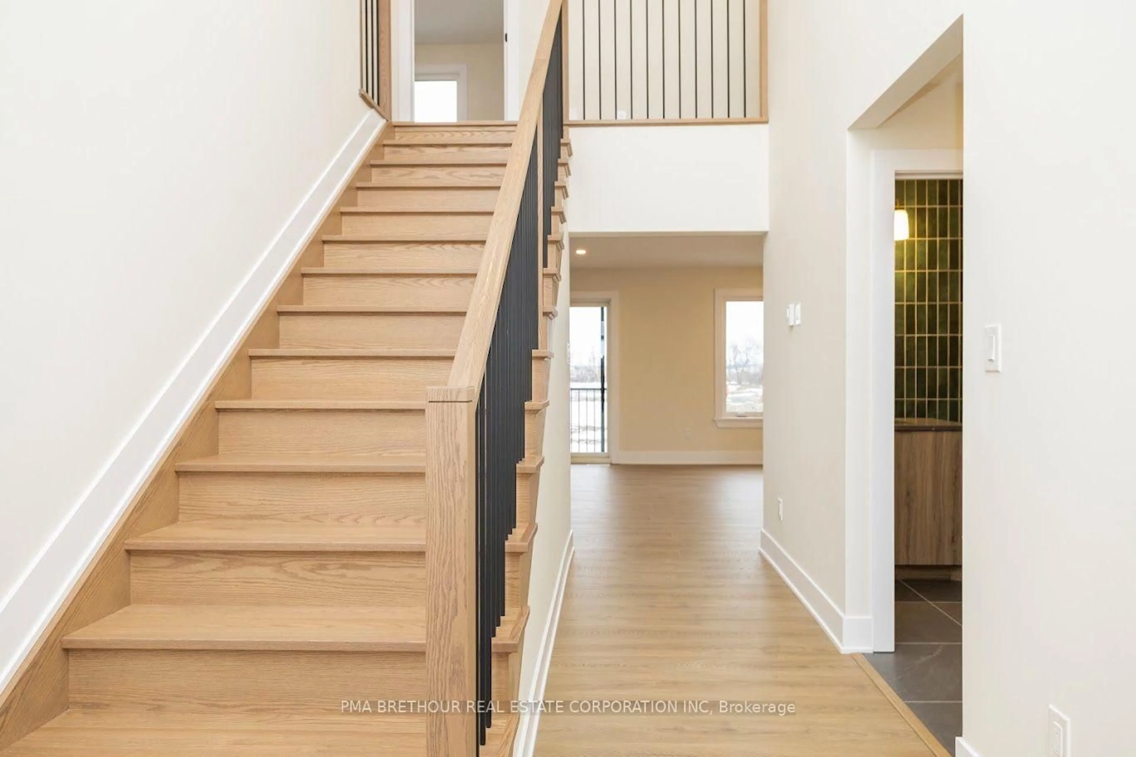 Stairs for 240 Trudeau Cres, Russell Ontario K4R 1E5
