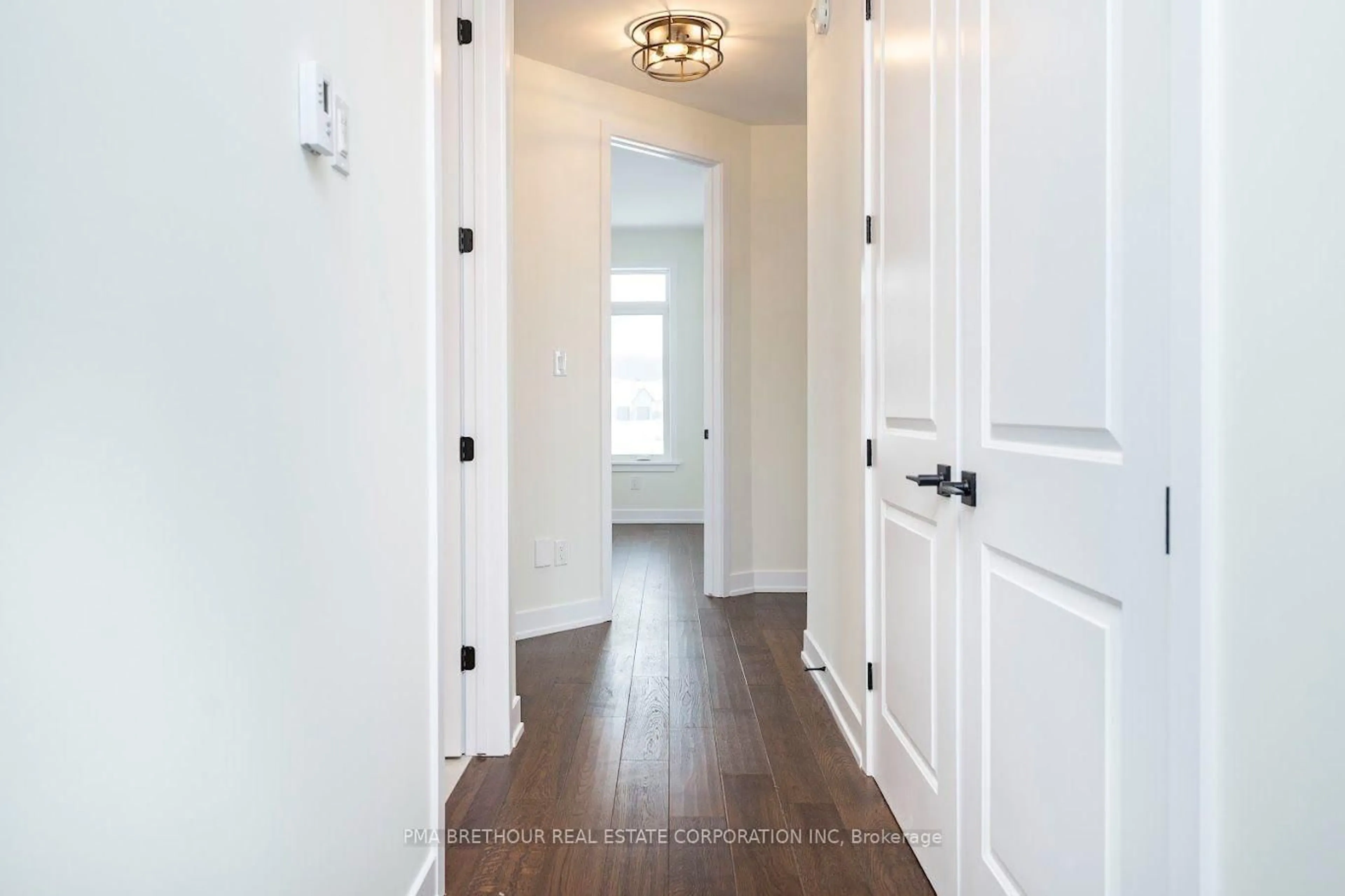 Indoor entryway for 220 Trudeau Cres, Russell Ontario K4R 1E5