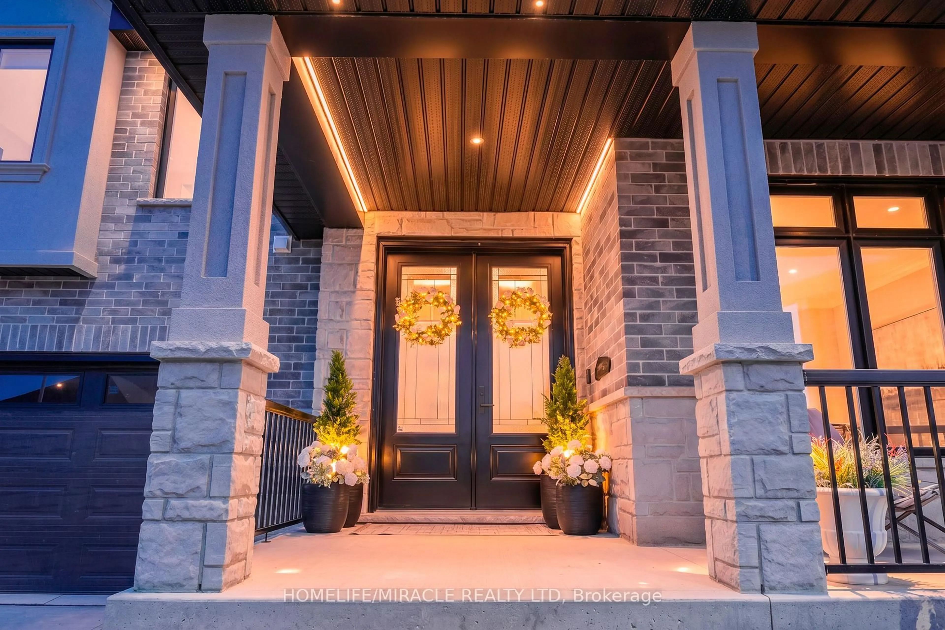 Indoor entryway for 245 Tamarack Blvd, Woodstock Ontario N4S 0E4