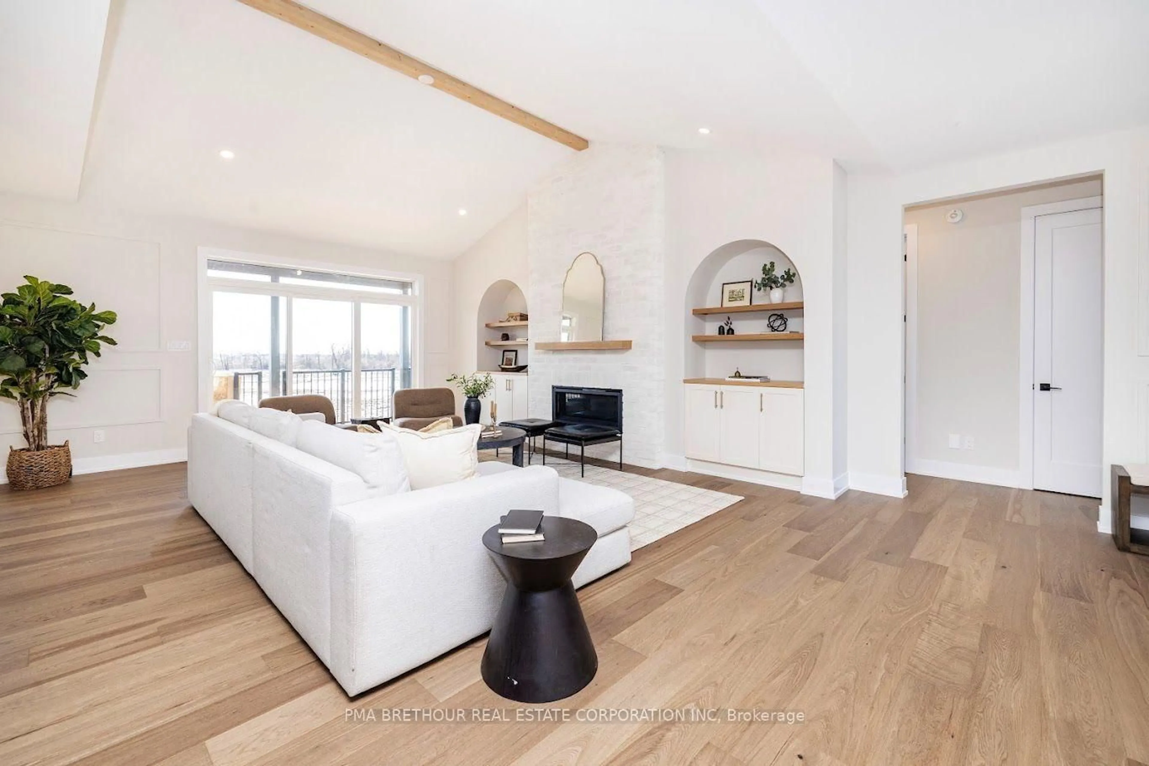 Living room with furniture, wood/laminate floor for 200 Trudeau Cres, Russell Ontario K4R 1E6