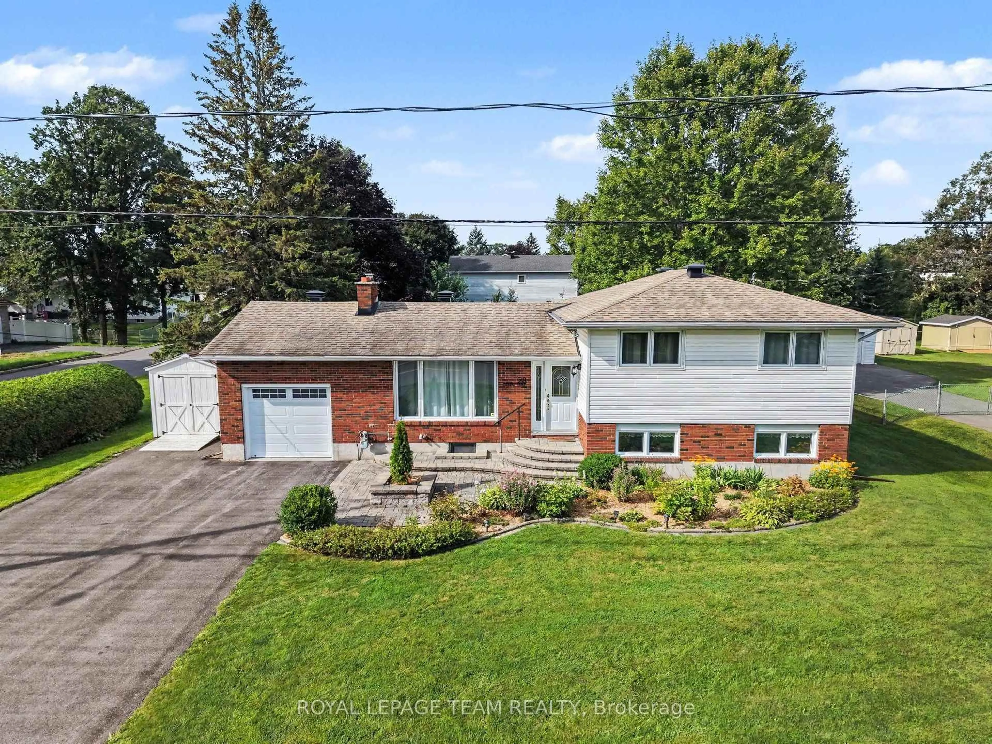 A pic from outside/outdoor area/front of a property/back of a property/a pic from drone, street for 28 Gamble Dr, Richmond Ontario K0A 2Z0