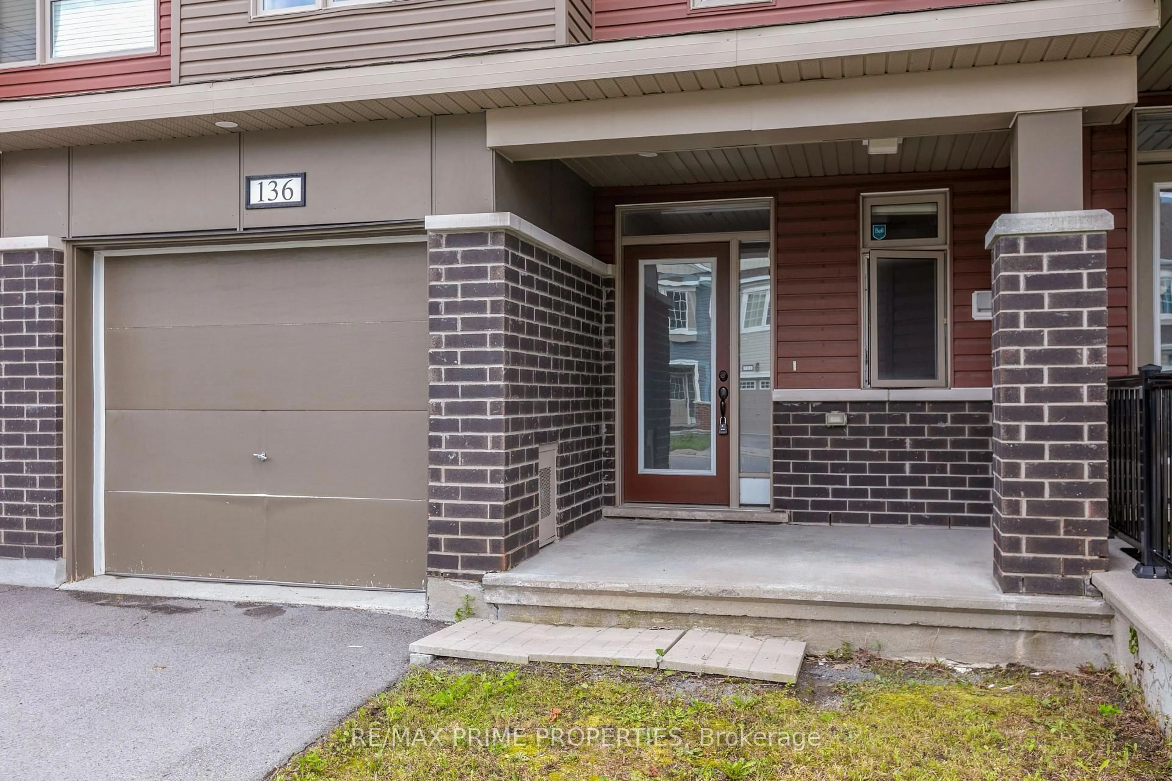 Home with brick exterior material, street for 136 Lanceleaf Way, Stittsville Ontario K2V 0J9