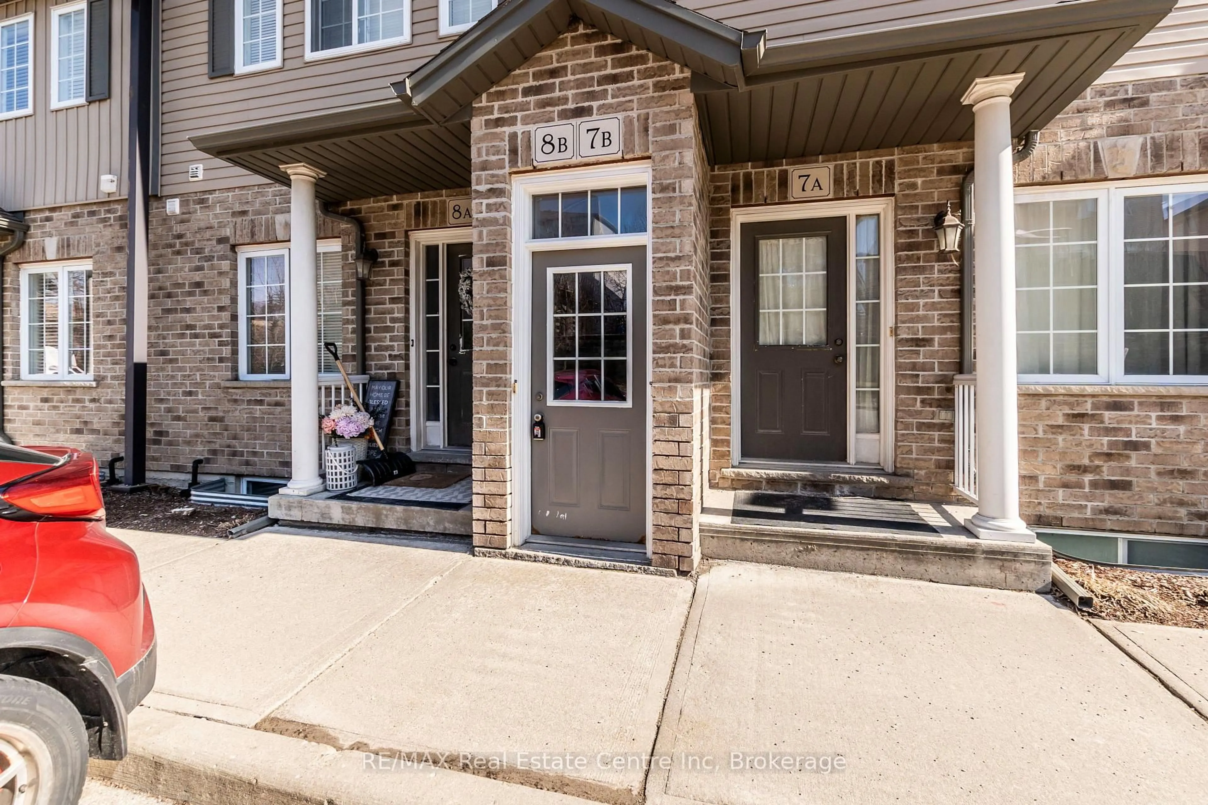 Unknown for 38 Howe Dr #8B, Kitchener Ontario N2E 0E3