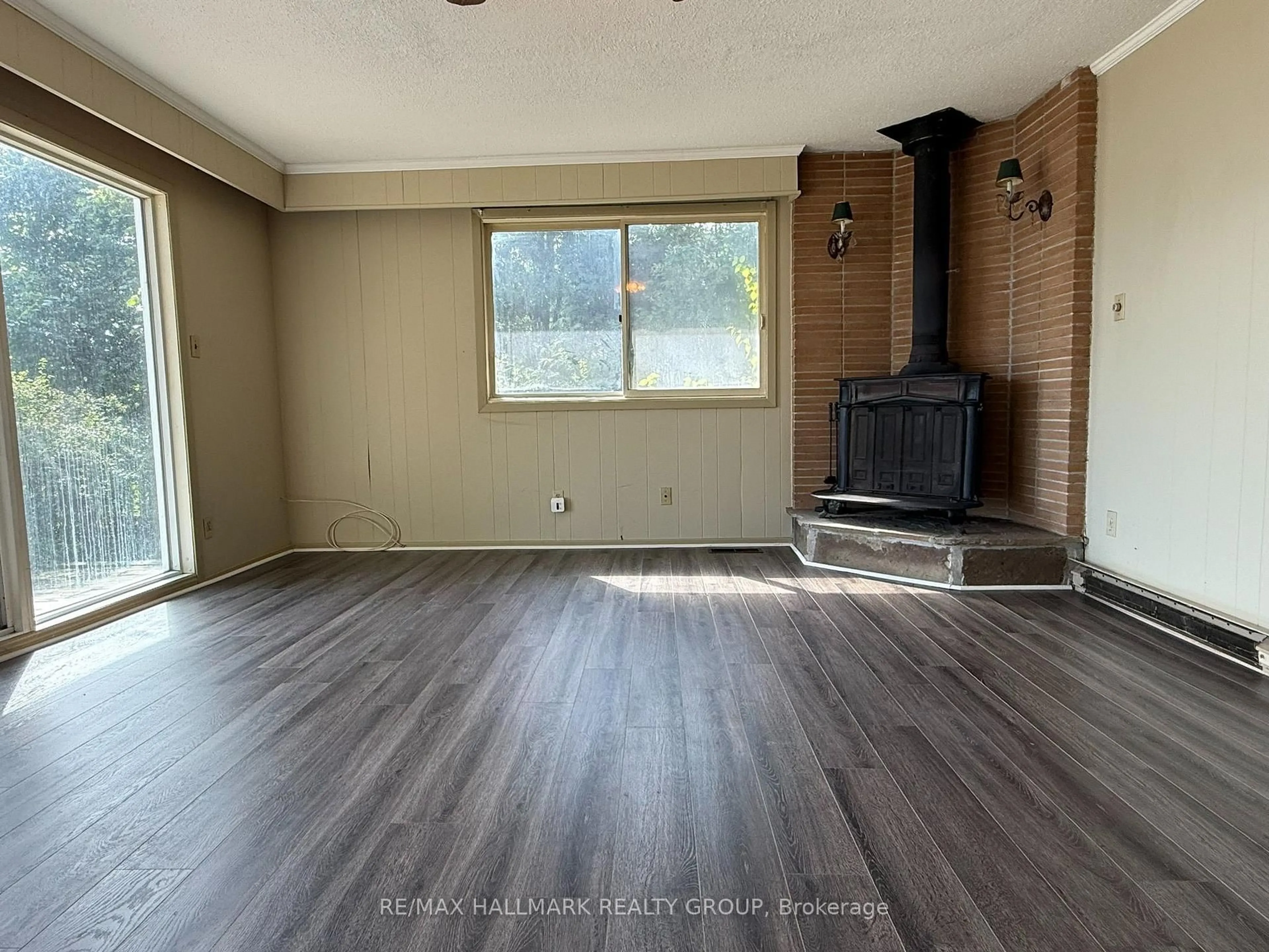 A pic of a room for 488 Bayview Dr, Ottawa Ontario K0A 3M0