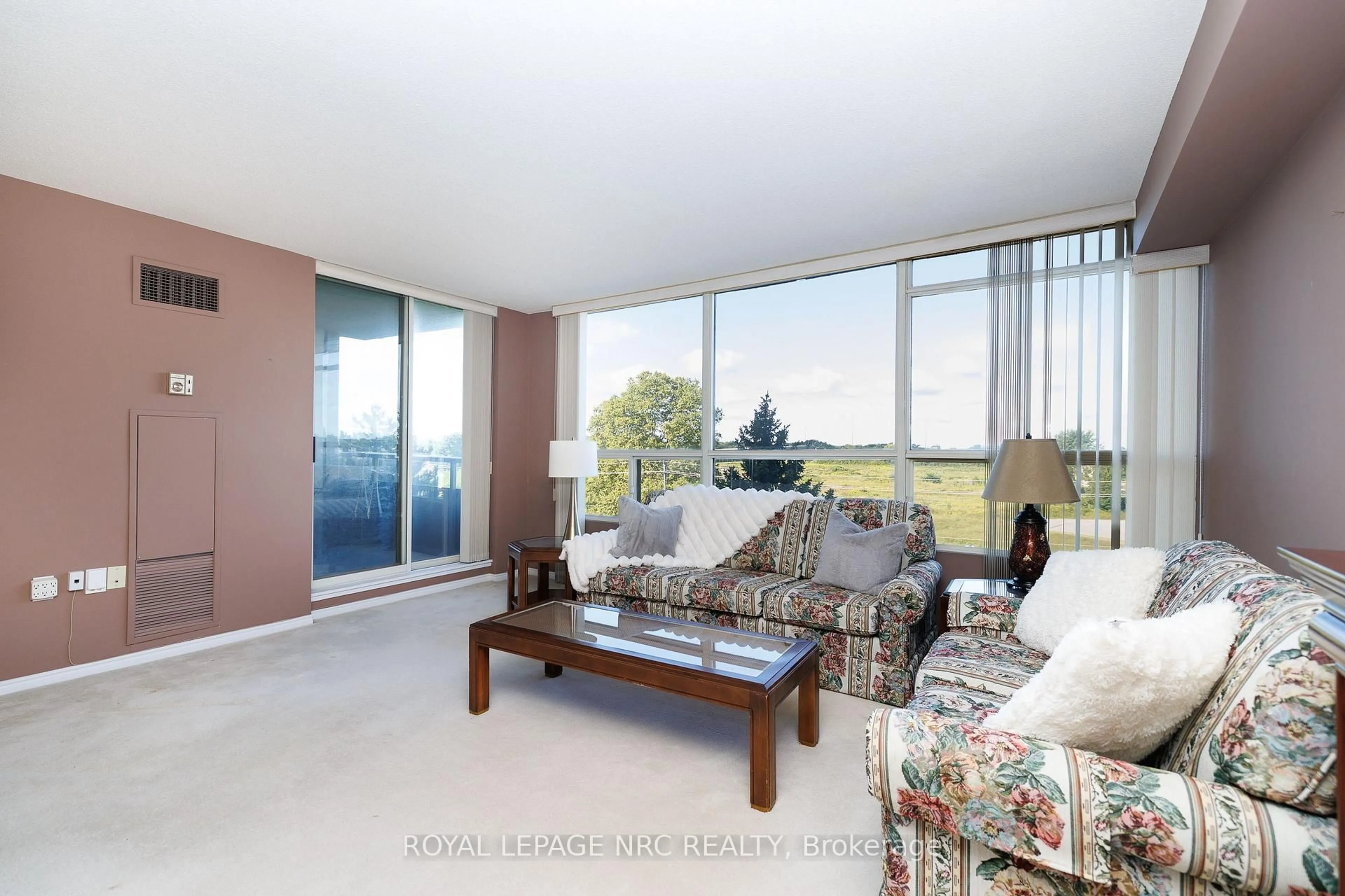 Living room with furniture, unknown for 5100 DORCHESTER Rd ##606, Niagara Falls Ontario L2E 7H4