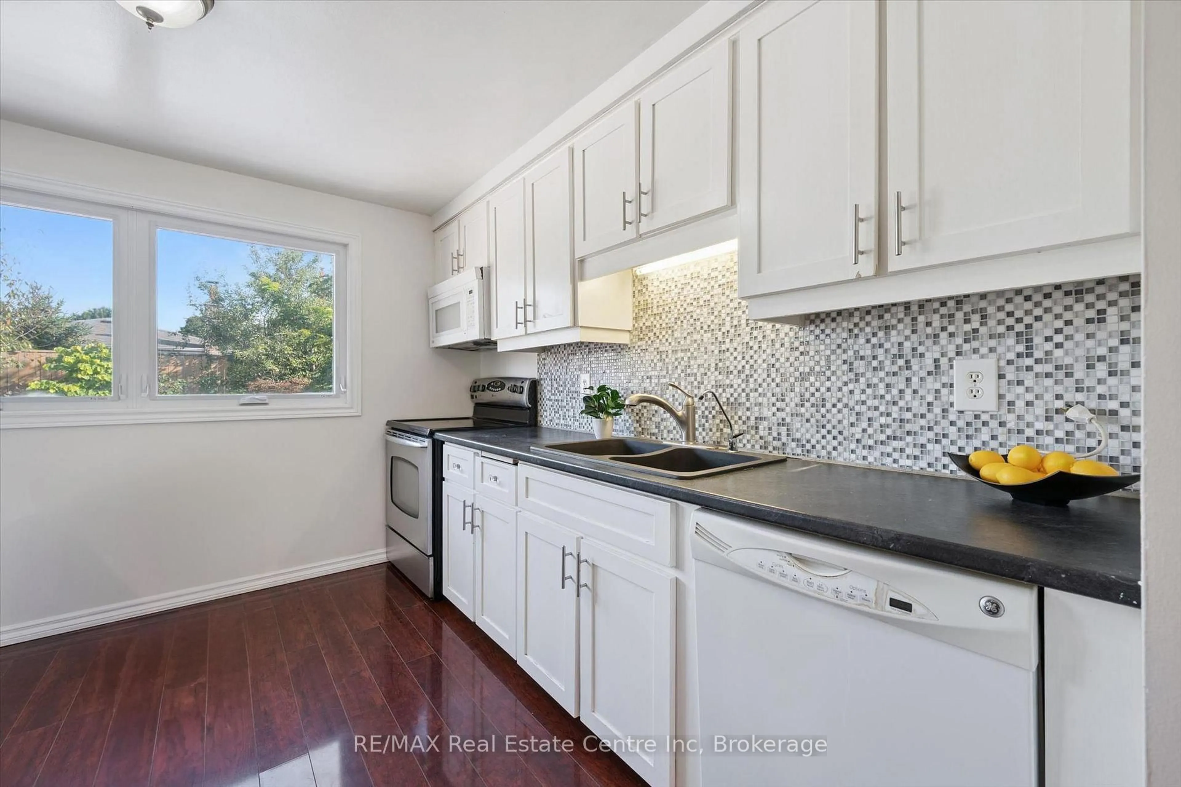 Standard kitchen, unknown for 12 MCCARTNEY Rd, Guelph Ontario N1K 1M8