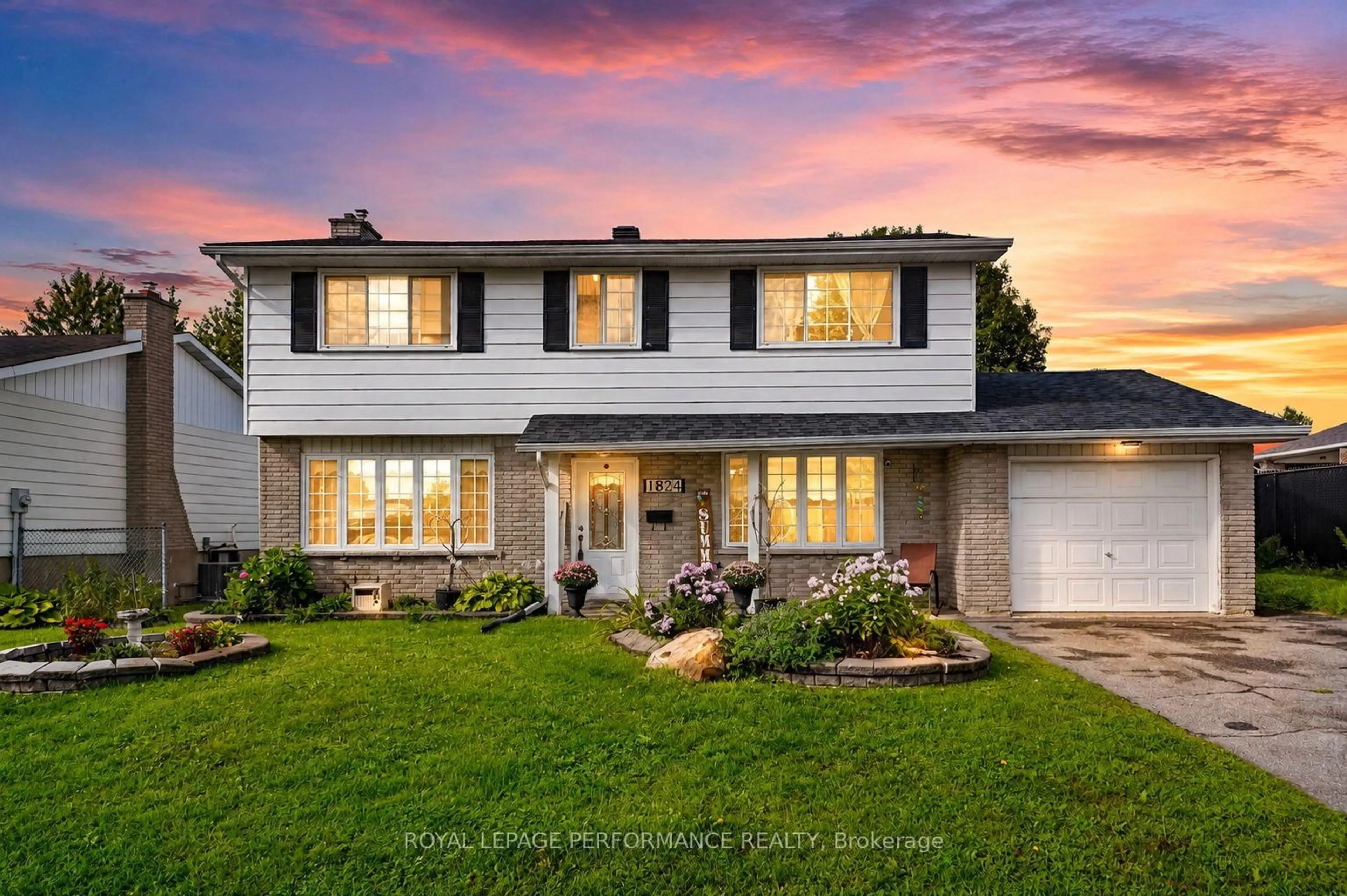 Home with vinyl exterior material, street for 1824 Elgin St, Cornwall Ontario K6J 5C1
