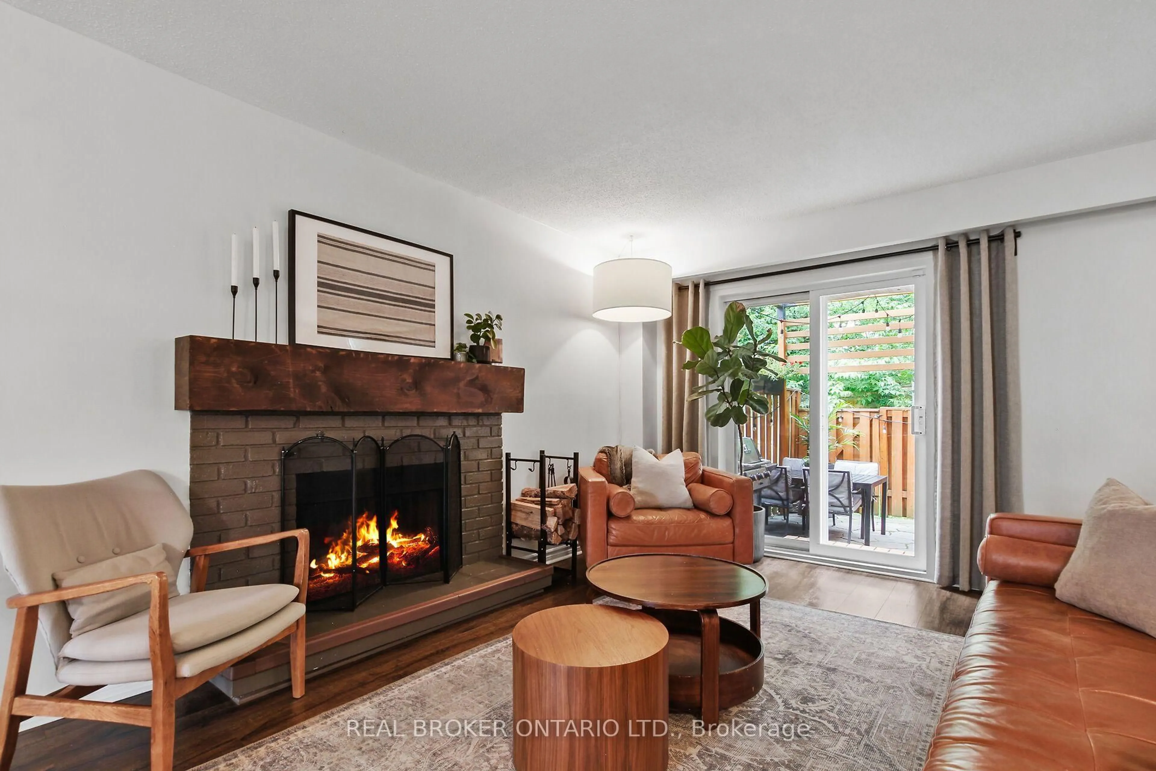 Living room with furniture, unknown for 1807 Axminster Crt, Ottawa Ontario K1C 1Z5
