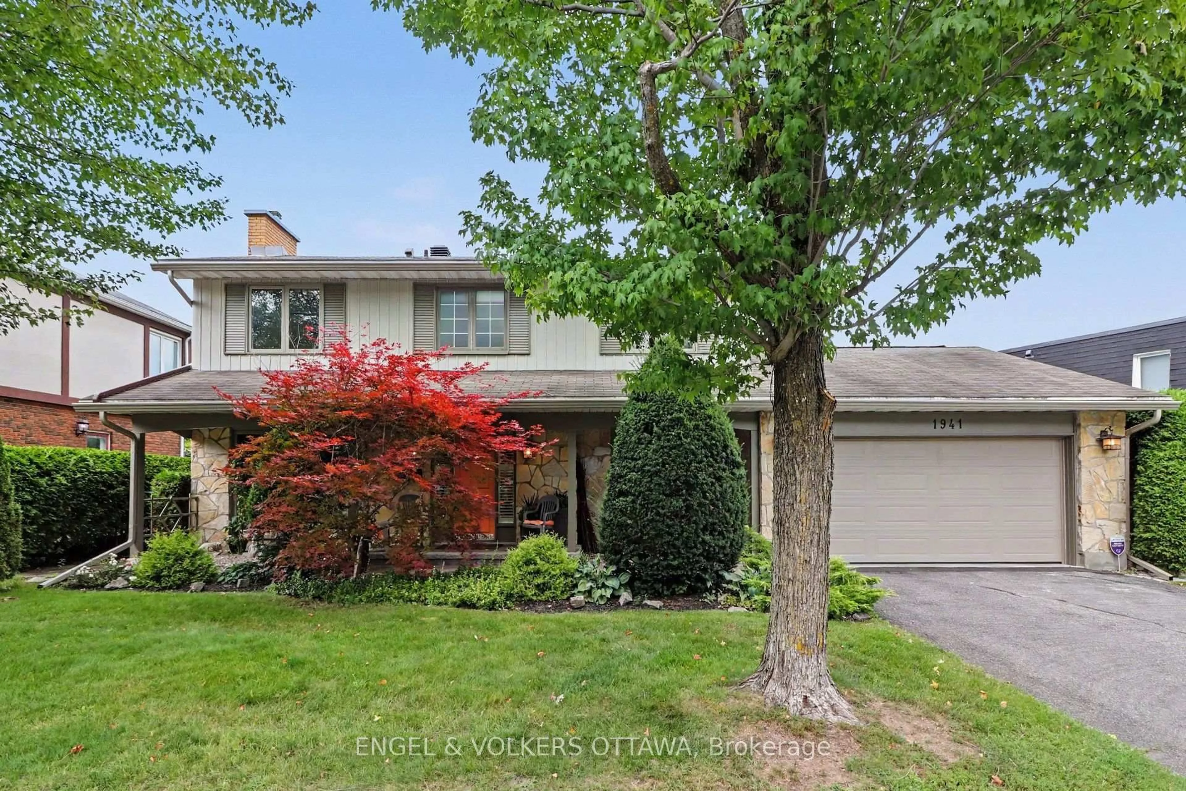 Home with brick exterior material, street for 1941 Naskapi Dr, Ottawa Ontario K1J 8L4