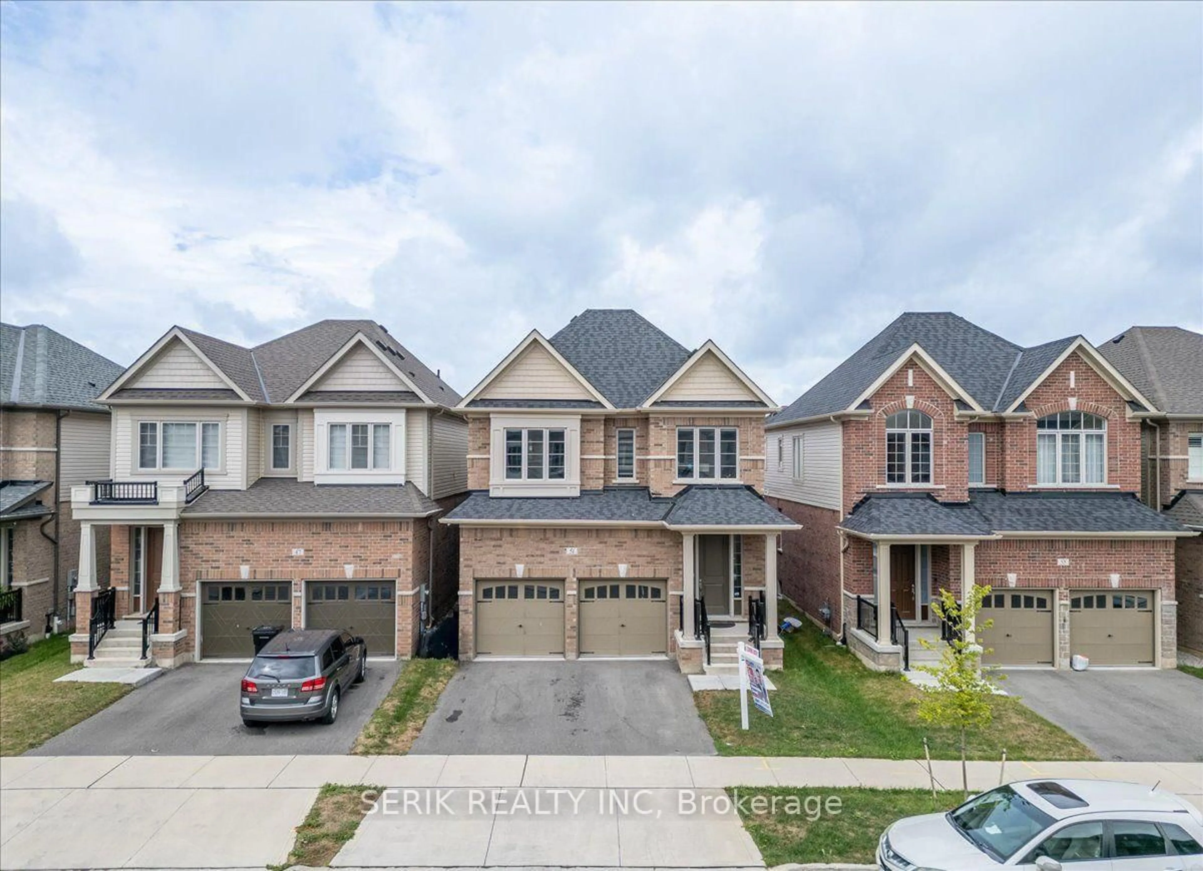 A pic from outside/outdoor area/front of a property/back of a property/a pic from drone, street for 51 GEORGINA St, Kitchener Ontario N2R 0S6