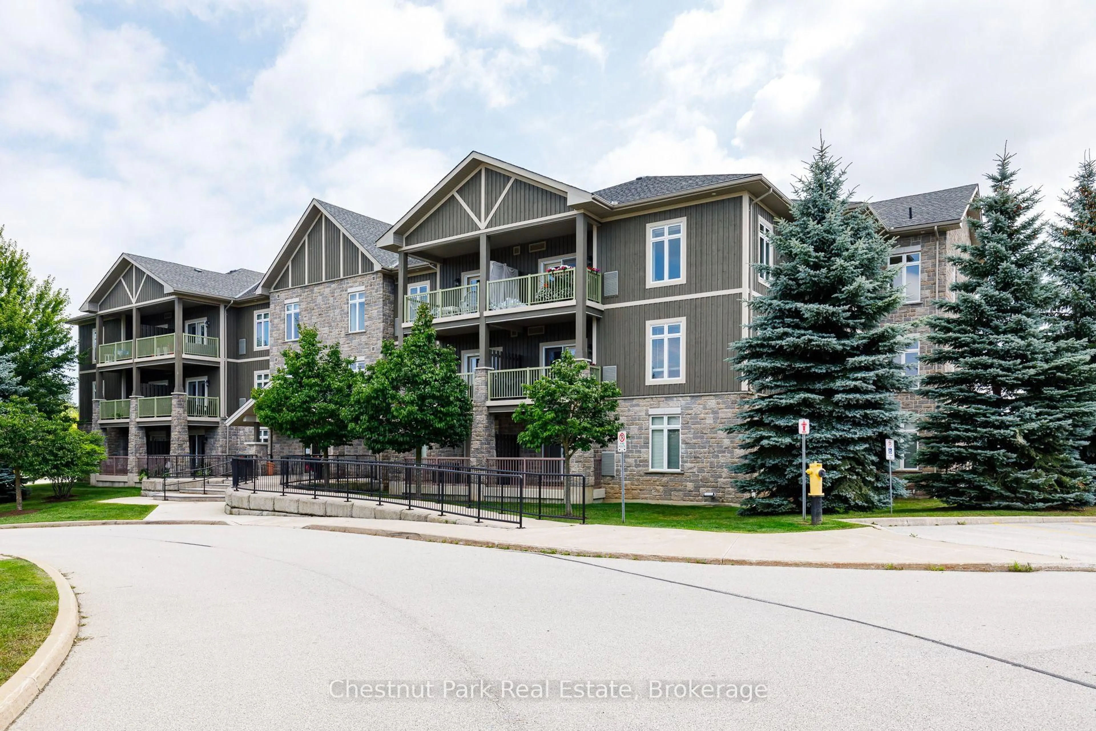 Unknown for 27 Beaver St #208, Blue Mountains Ontario N0H 2P0