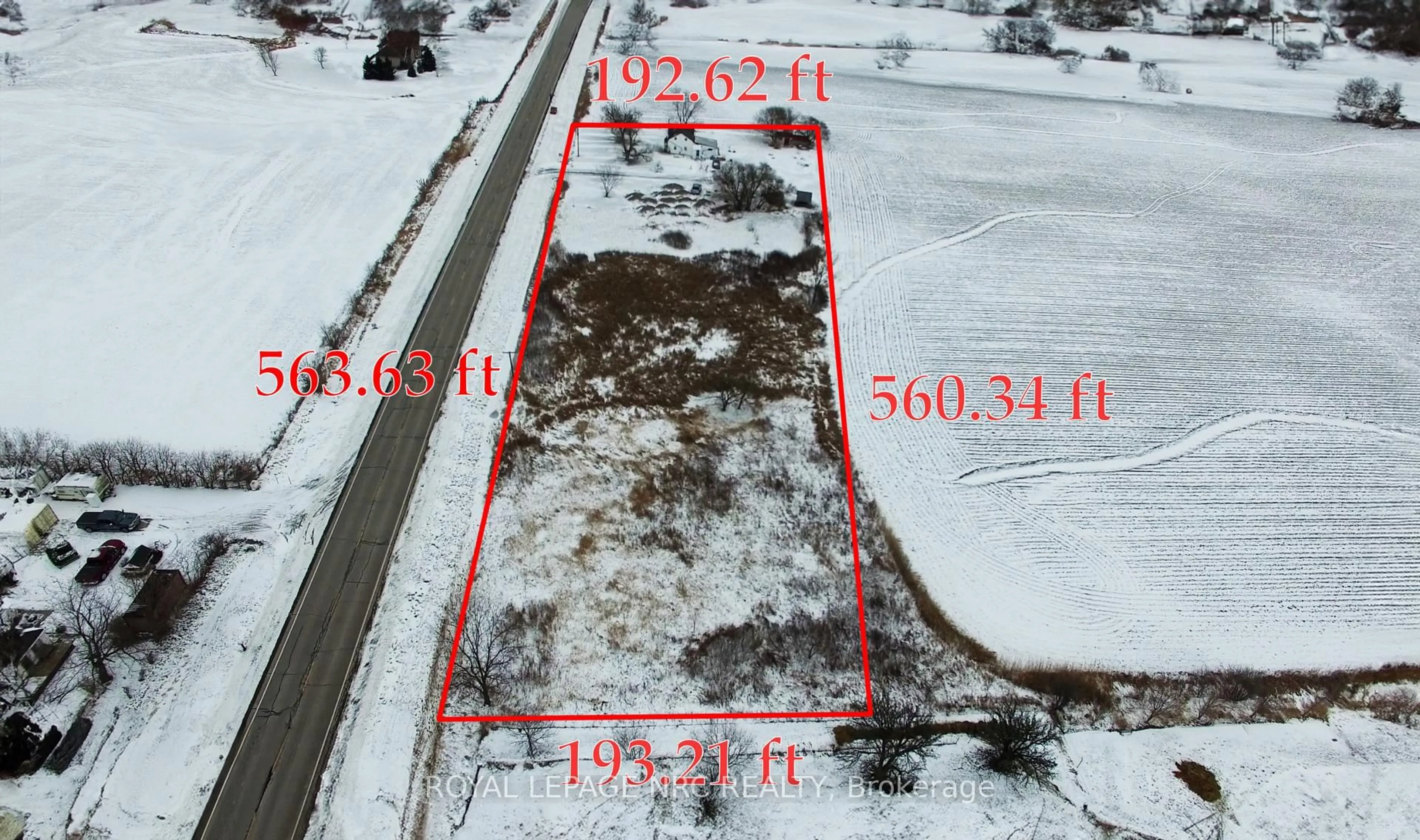A pic from outside/outdoor area/front of a property/back of a property/a pic from drone, building for 4832 Regional 20 Rd, Lincoln Ontario L0R 1Y0