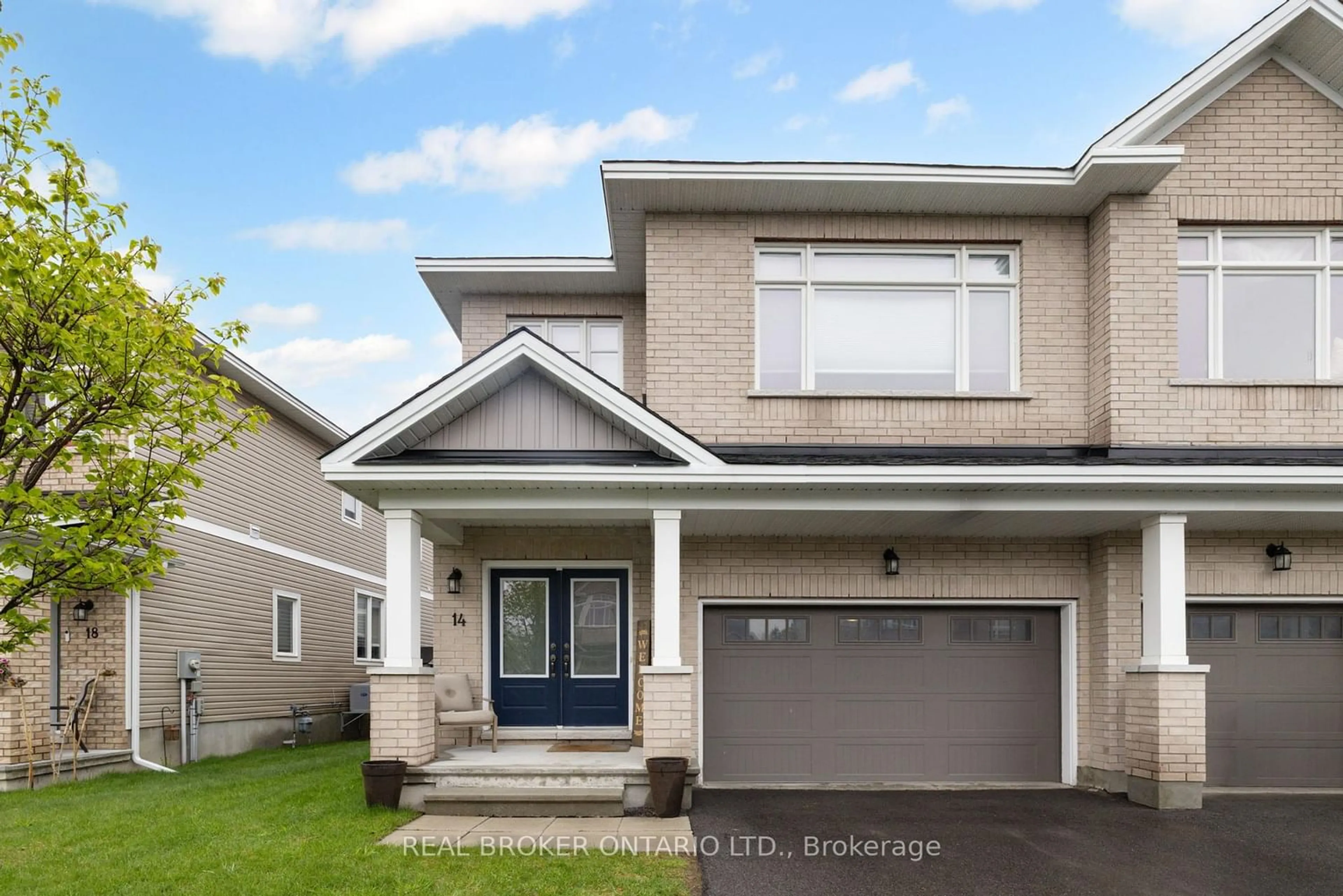 Home with vinyl exterior material, street for 14 Peever Pl, Carleton Place Ontario K7C 0K5