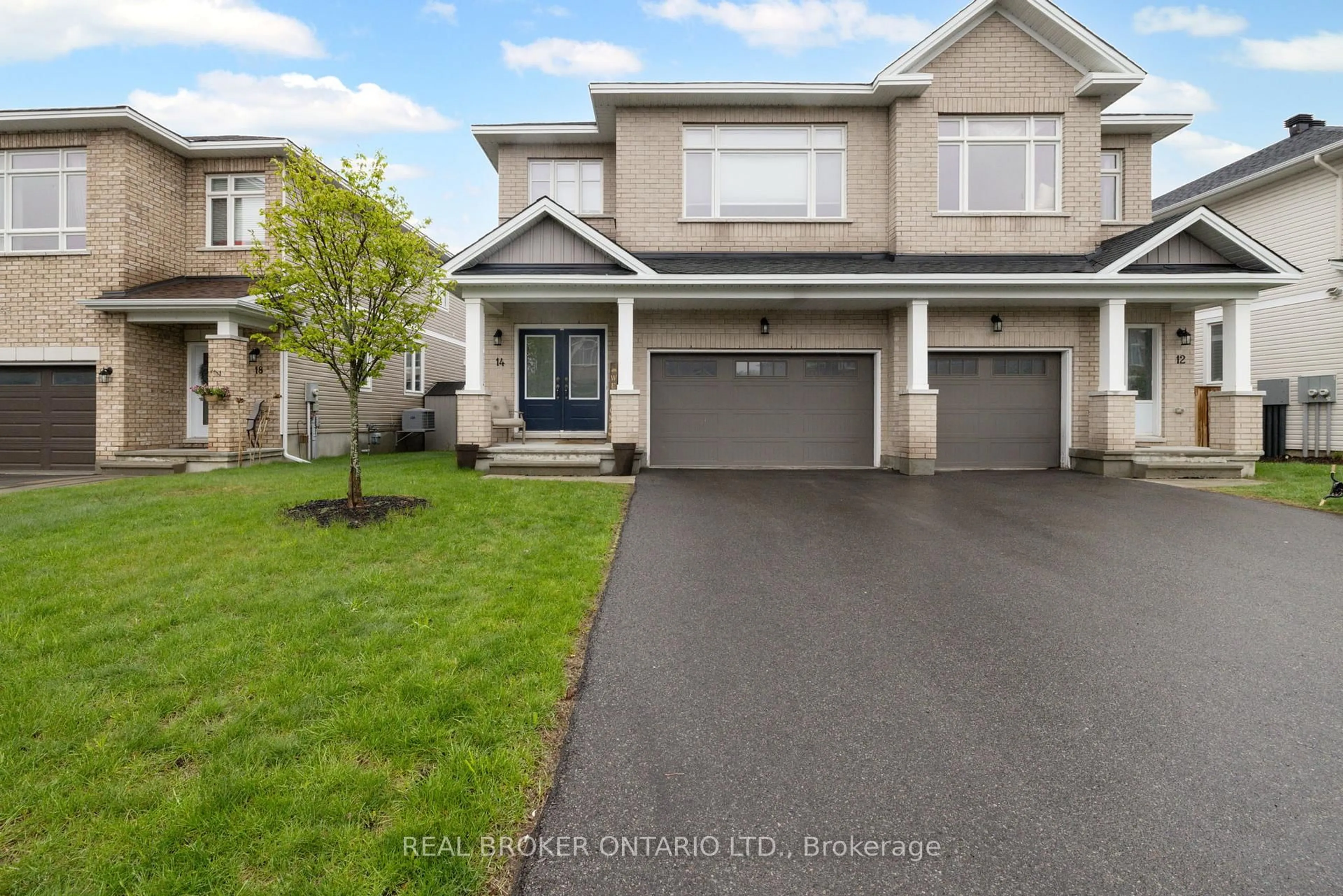 A pic from outside/outdoor area/front of a property/back of a property/a pic from drone, street for 14 Peever Pl, Carleton Place Ontario K7C 0K5