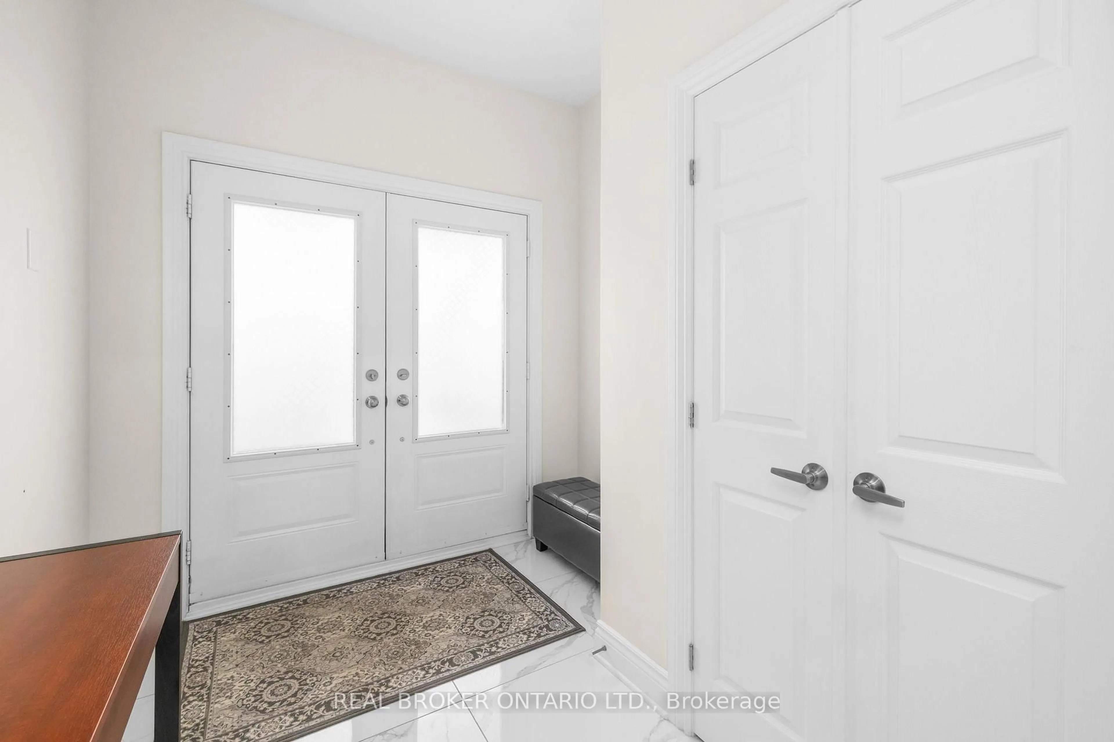 Indoor entryway for 14 Peever Pl, Carleton Place Ontario K7C 0K5