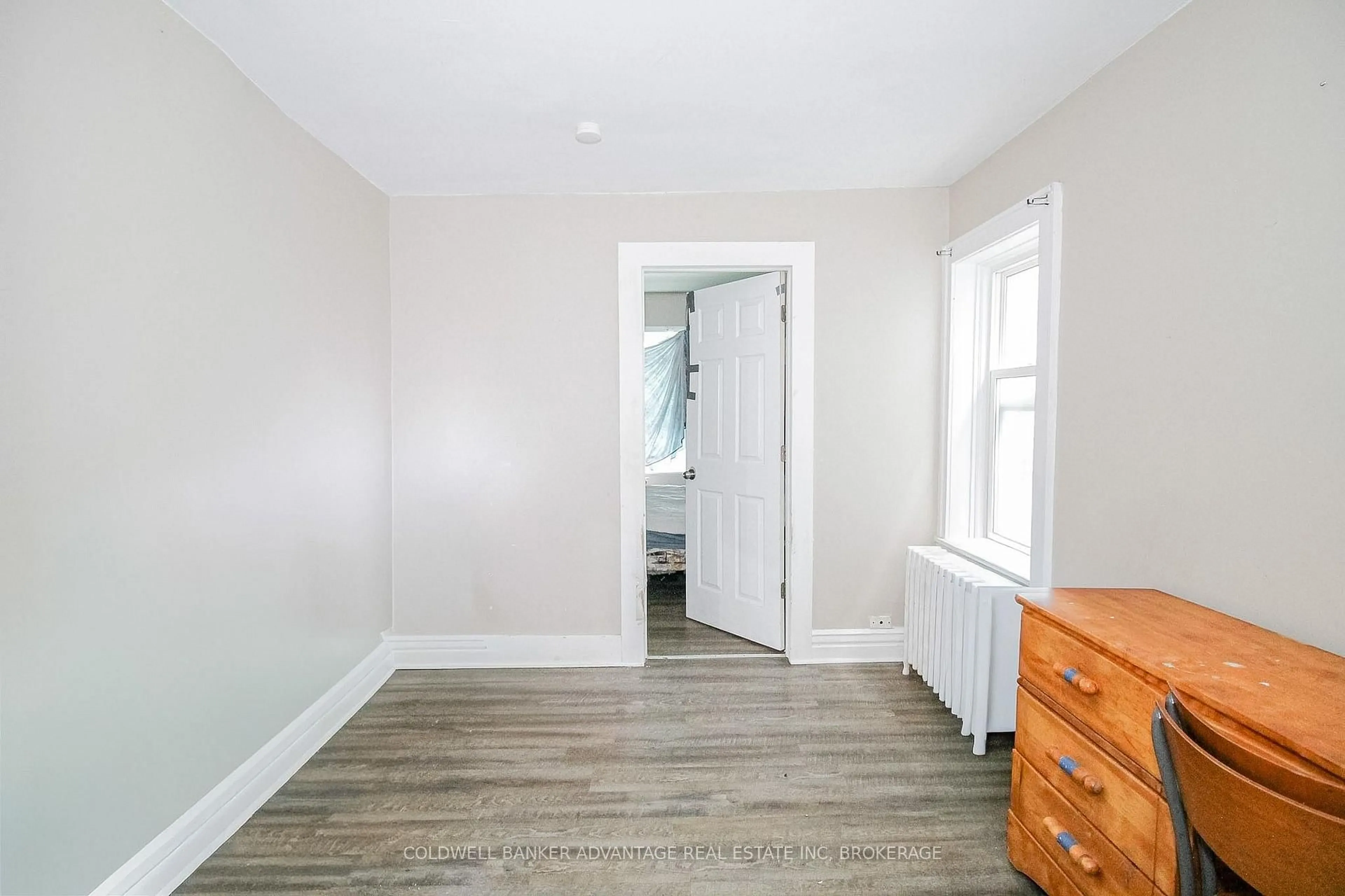 A pic of a room for 305 Burgar St, Welland Ontario L3B 2T5