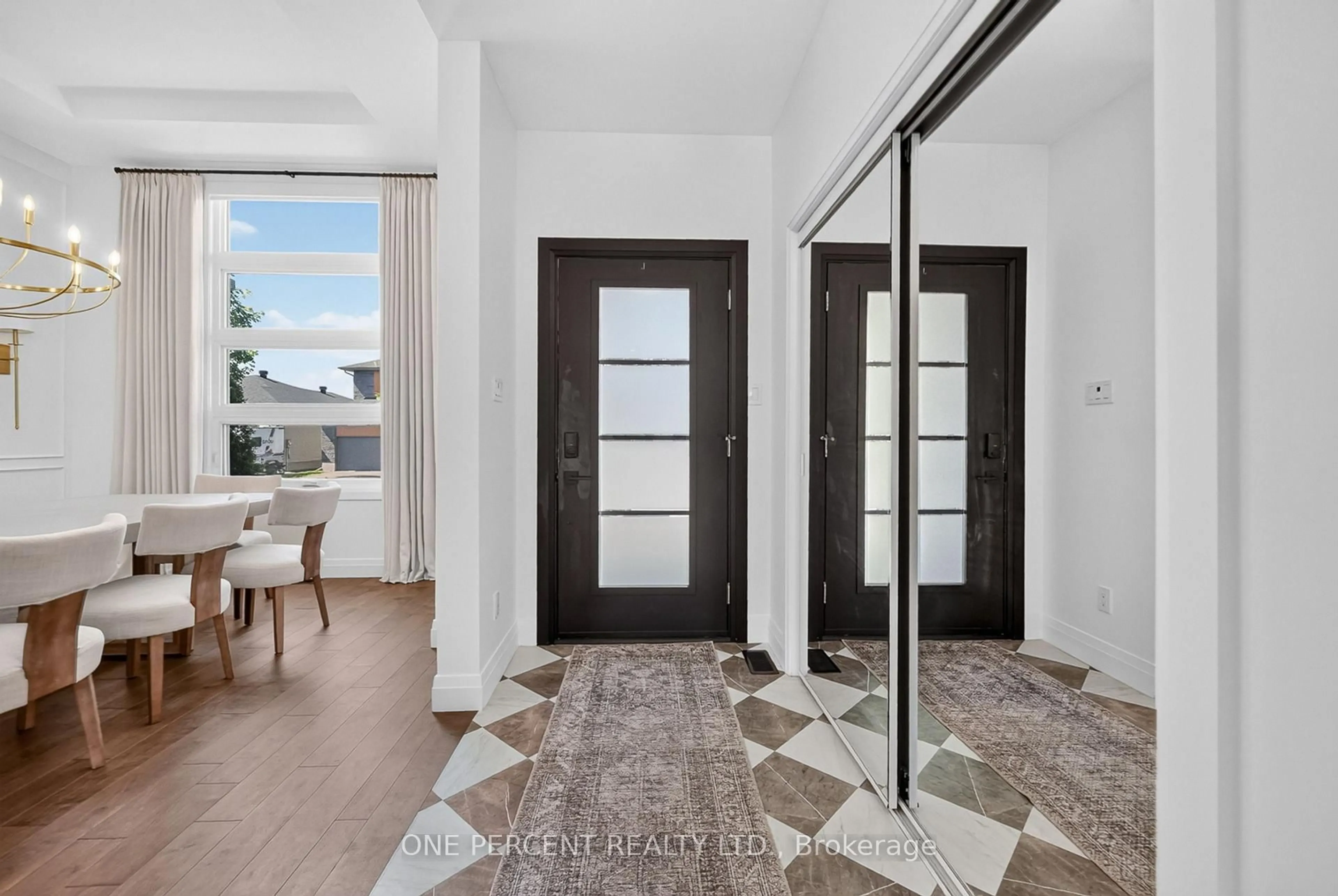 Indoor entryway for 10 Granite St, Clarence-Rockland Ontario K4K 0J2