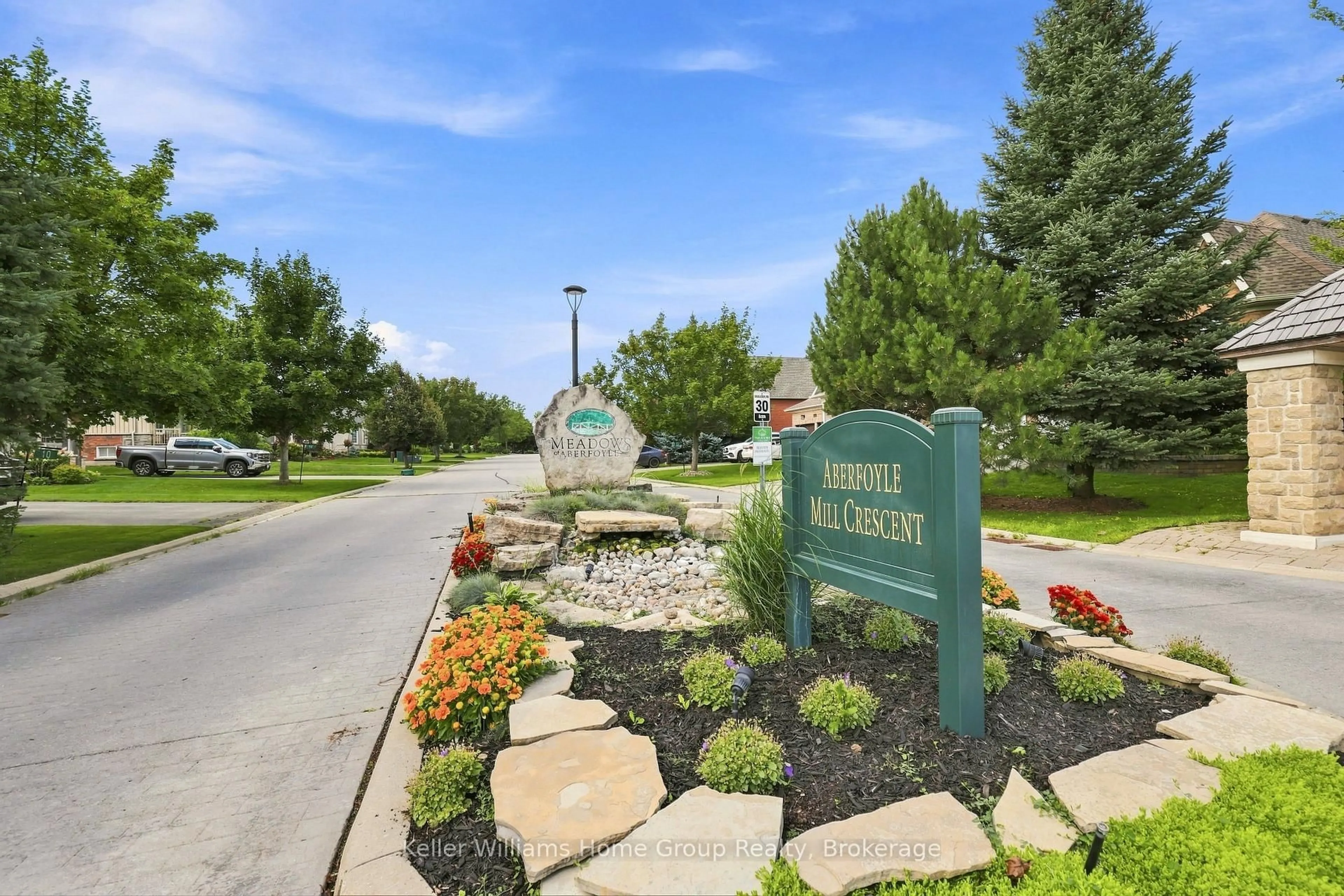Indoor foyer for 145 Aberfoyle Mill Cres #53, Puslinch Ontario N0B 2J0