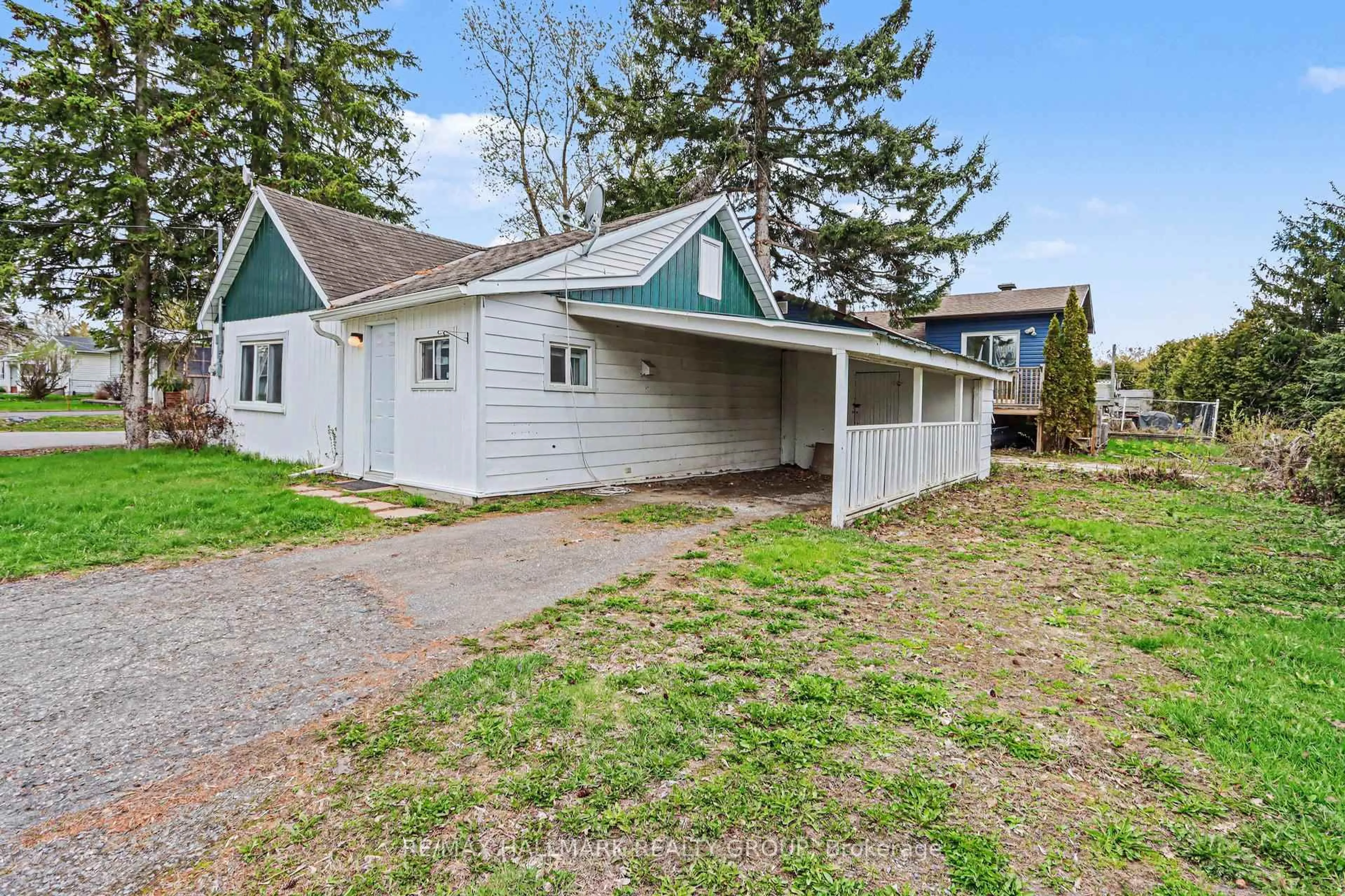 Home with vinyl exterior material, street for 201 George St, North Grenville Ontario K0G 1J0