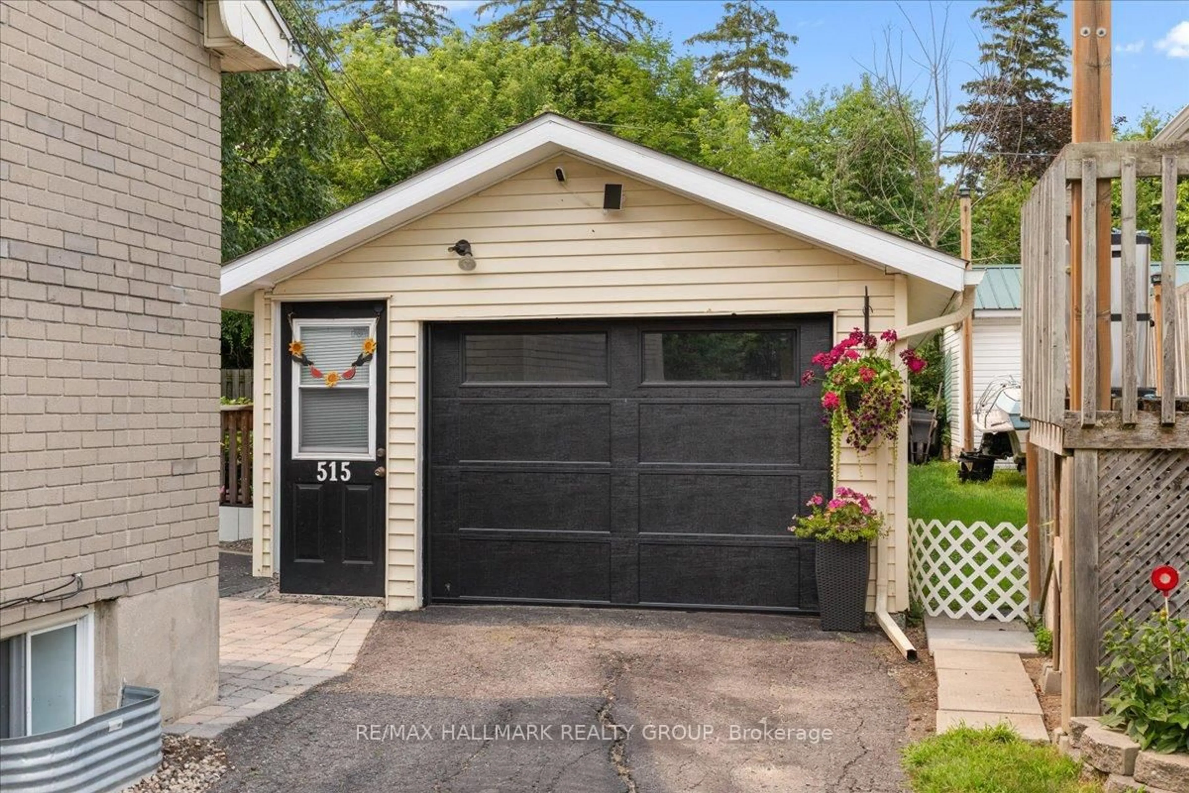 Indoor garage for 515 Clothier St, North Grenville Ontario K0G 1J0