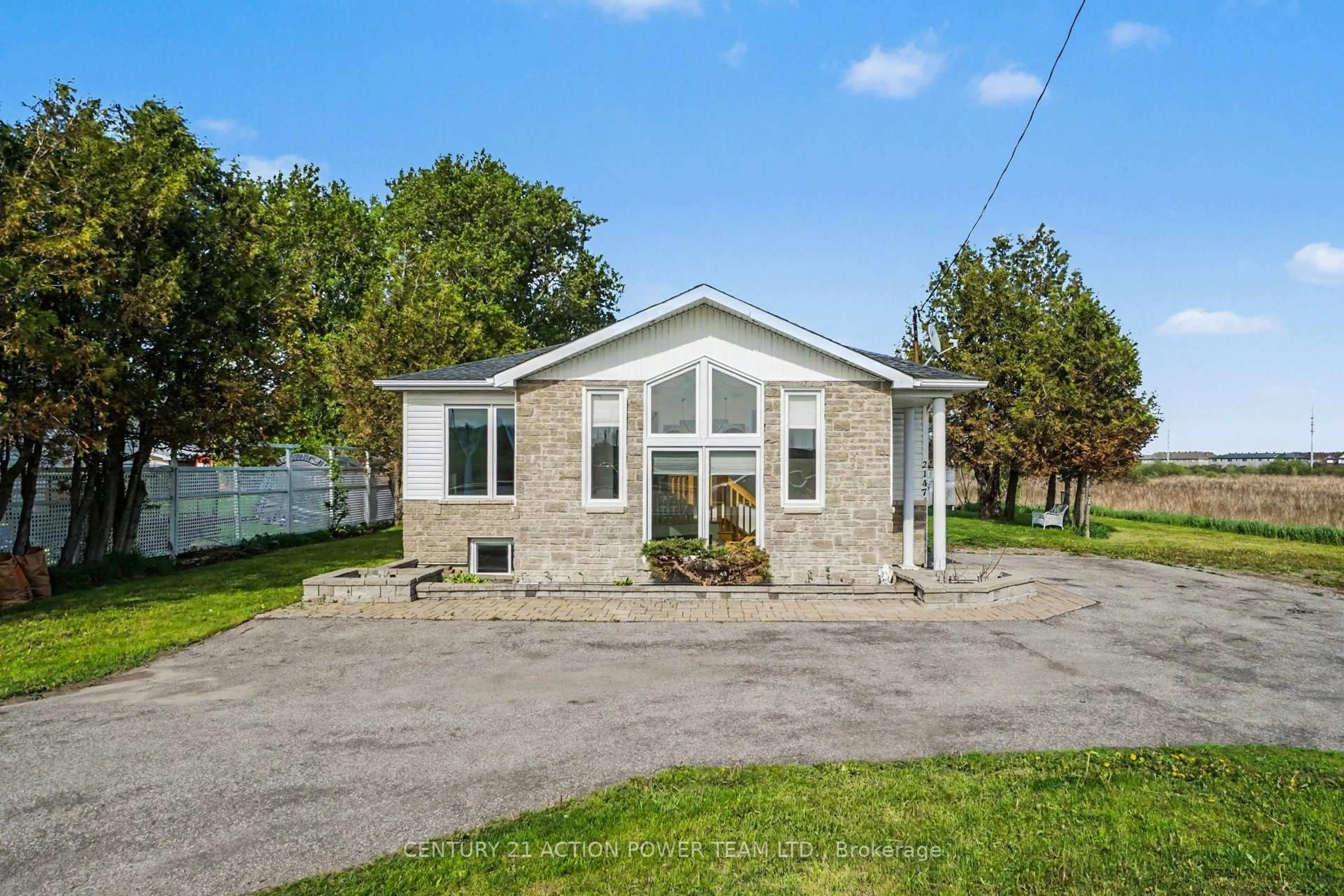 Home with vinyl exterior material, unknown for 2147 Mer Bleue Rd, Ottawa Ontario K4A 3T9