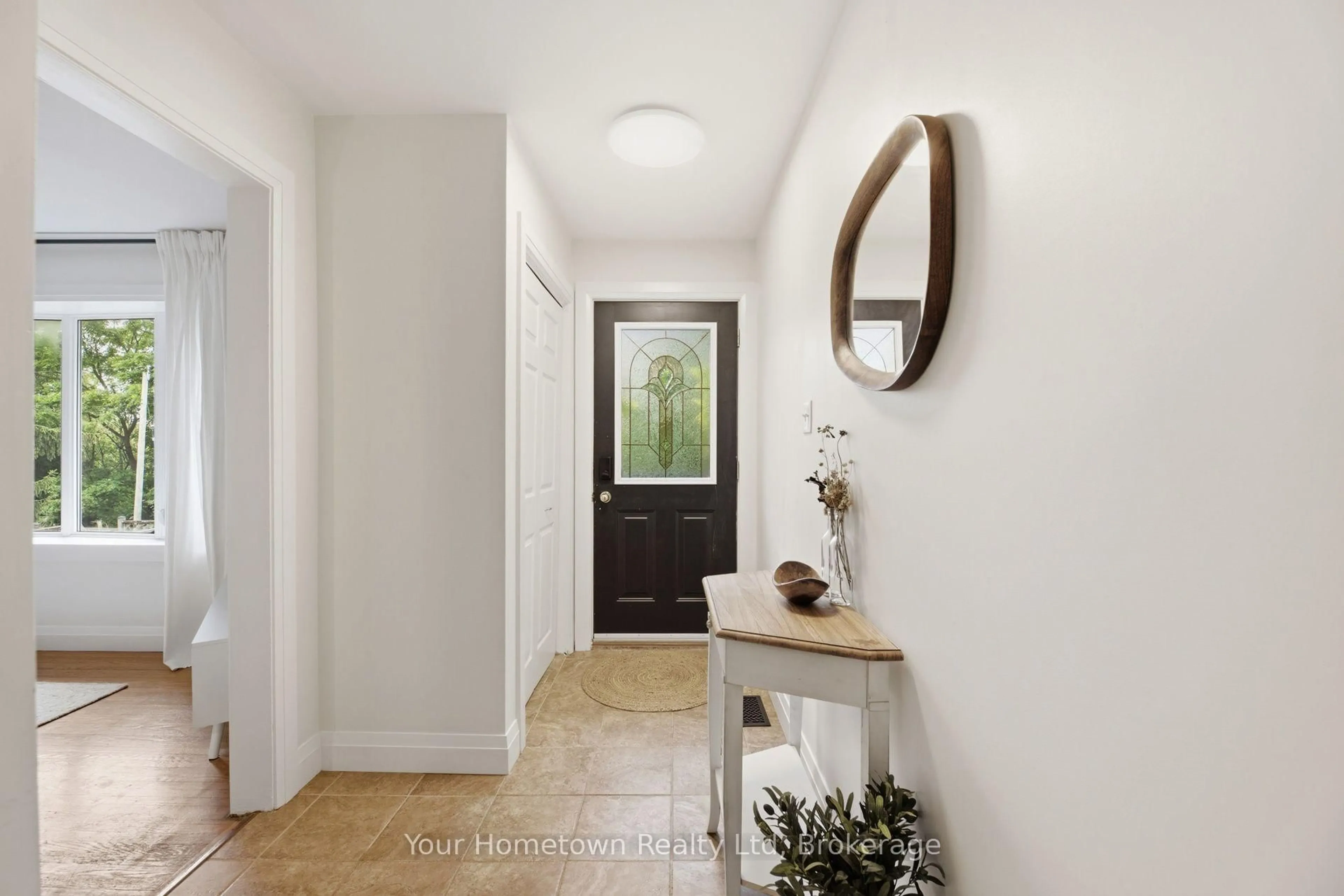 Indoor entryway for 575 Blair St, Centre Wellington Ontario N1M 1S5