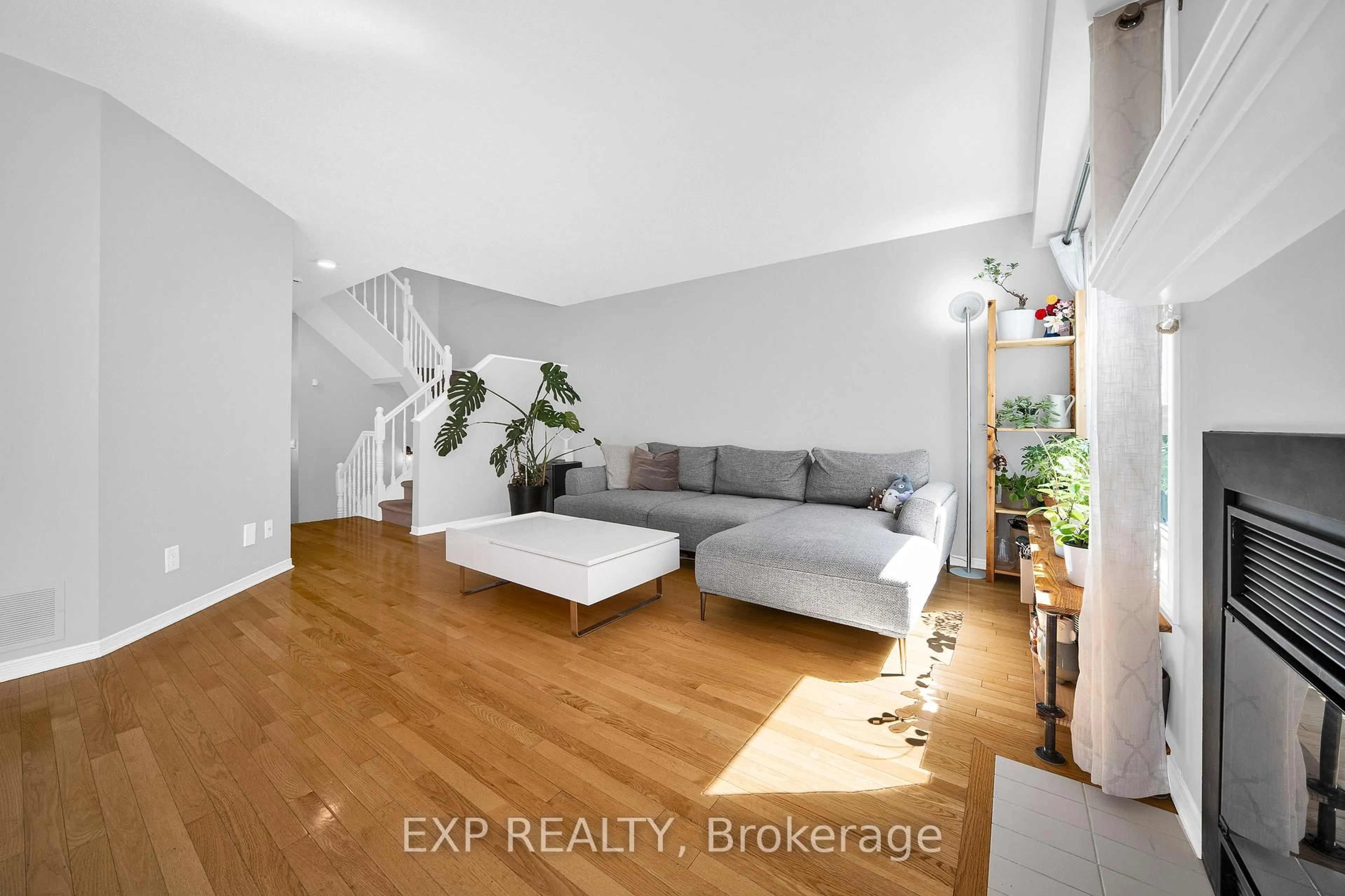 Unknown for 34 Stonebriar Dr, Ottawa Ontario K2G 5X9