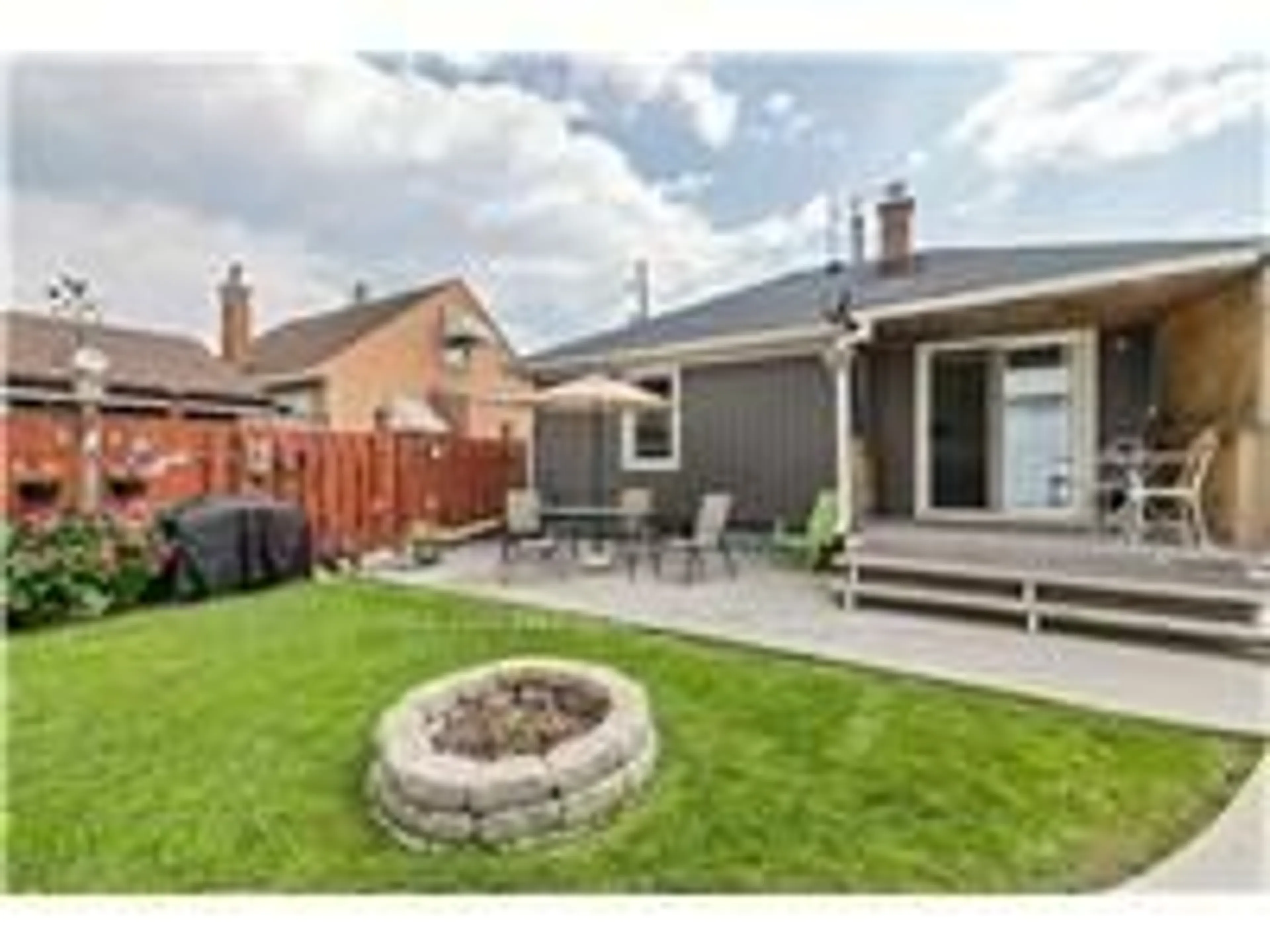 Patio, street for 625 Tate Ave, Hamilton Ontario L8H 6L4