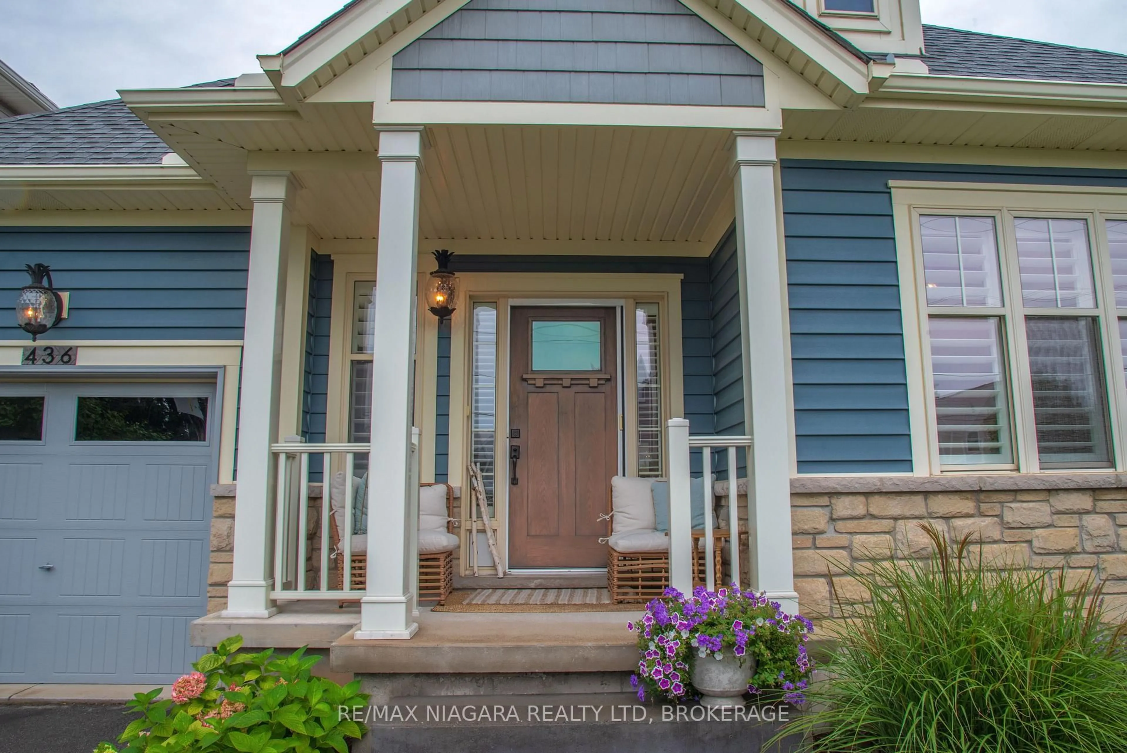 Home with vinyl exterior material, street for 436 RIDGEWAY Rd, Fort Erie Ontario L0S 1B0
