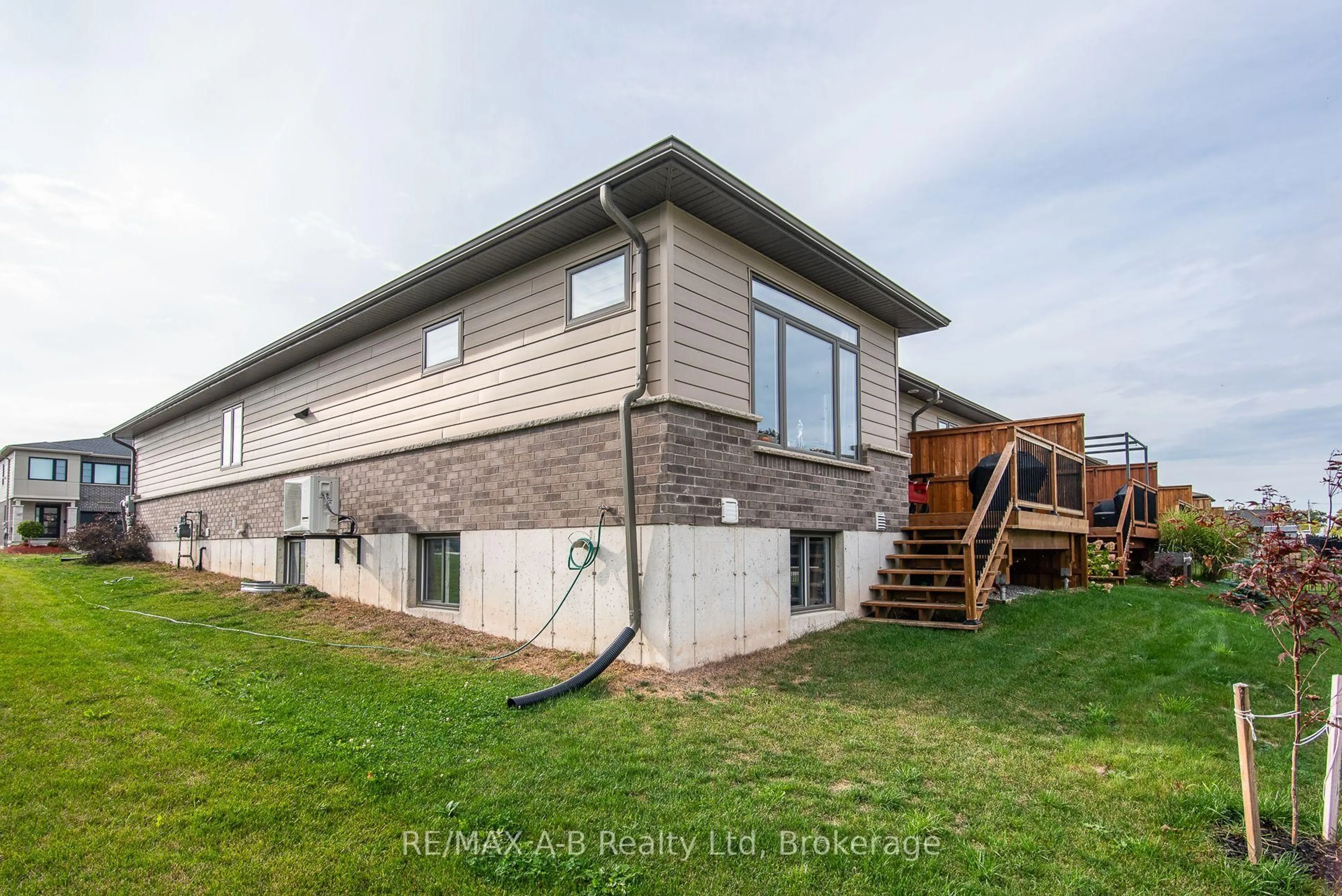 Unknown for 172 Hooper St, St. Marys Ontario N4X 0C1